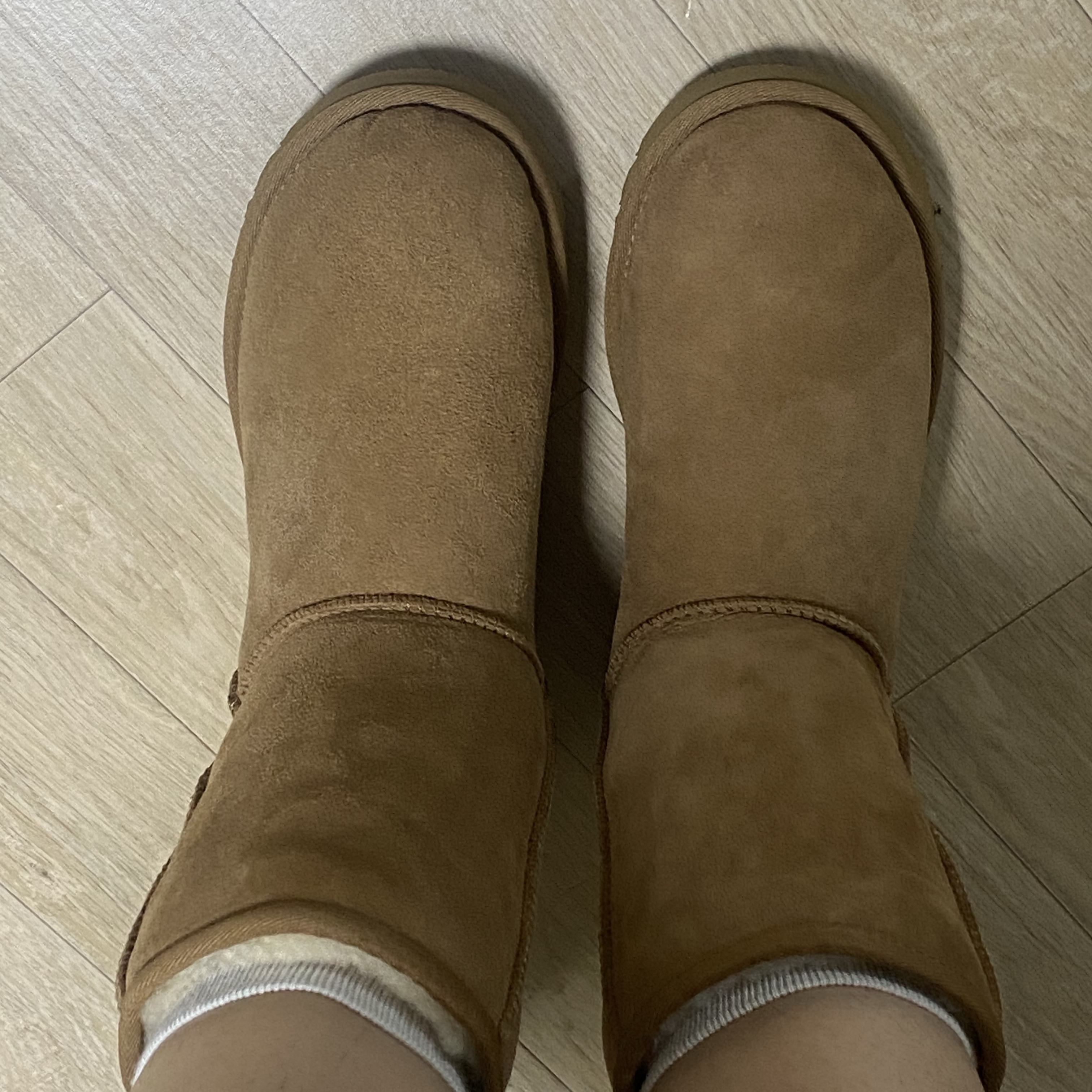 (W) UGG Classic Short II Boots Chestnut 착용 스타일 - 2