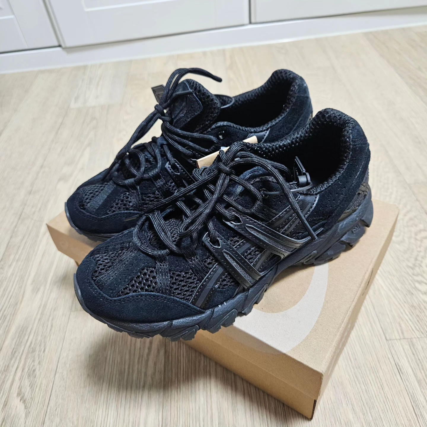 Asics Gel-Sonoma 15-50 Black 착용 스타일