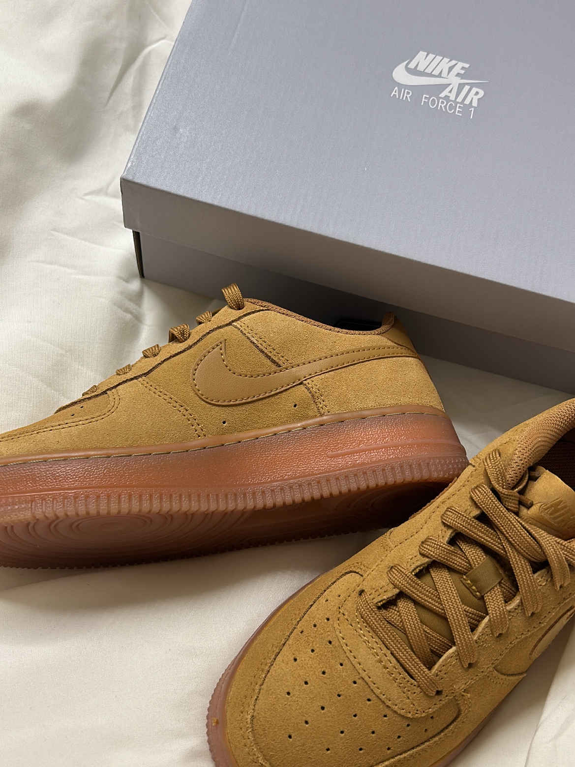 (GS) Nike Air Force 1 LV8 3 Wheat 착용 스타일