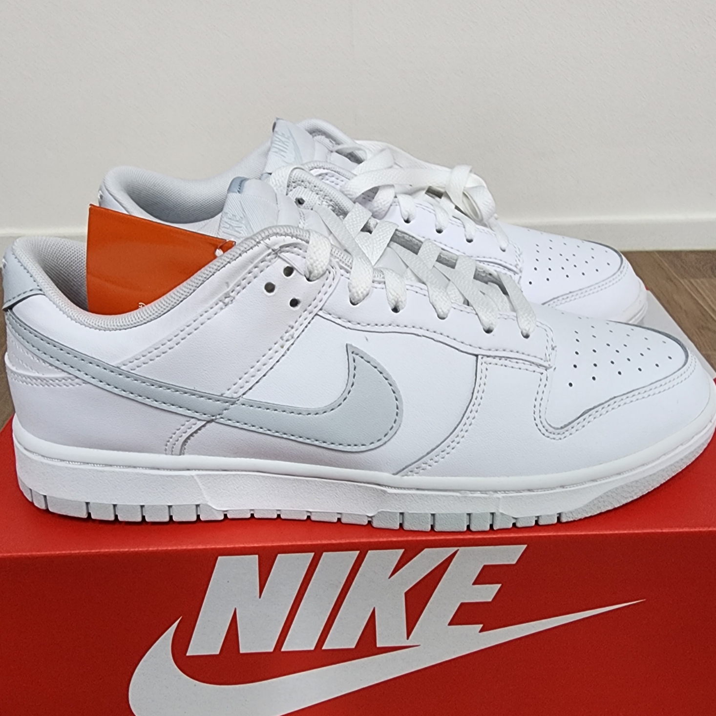 Nike Dunk Low Retro White Pure Platinum 착용 스타일 - 2