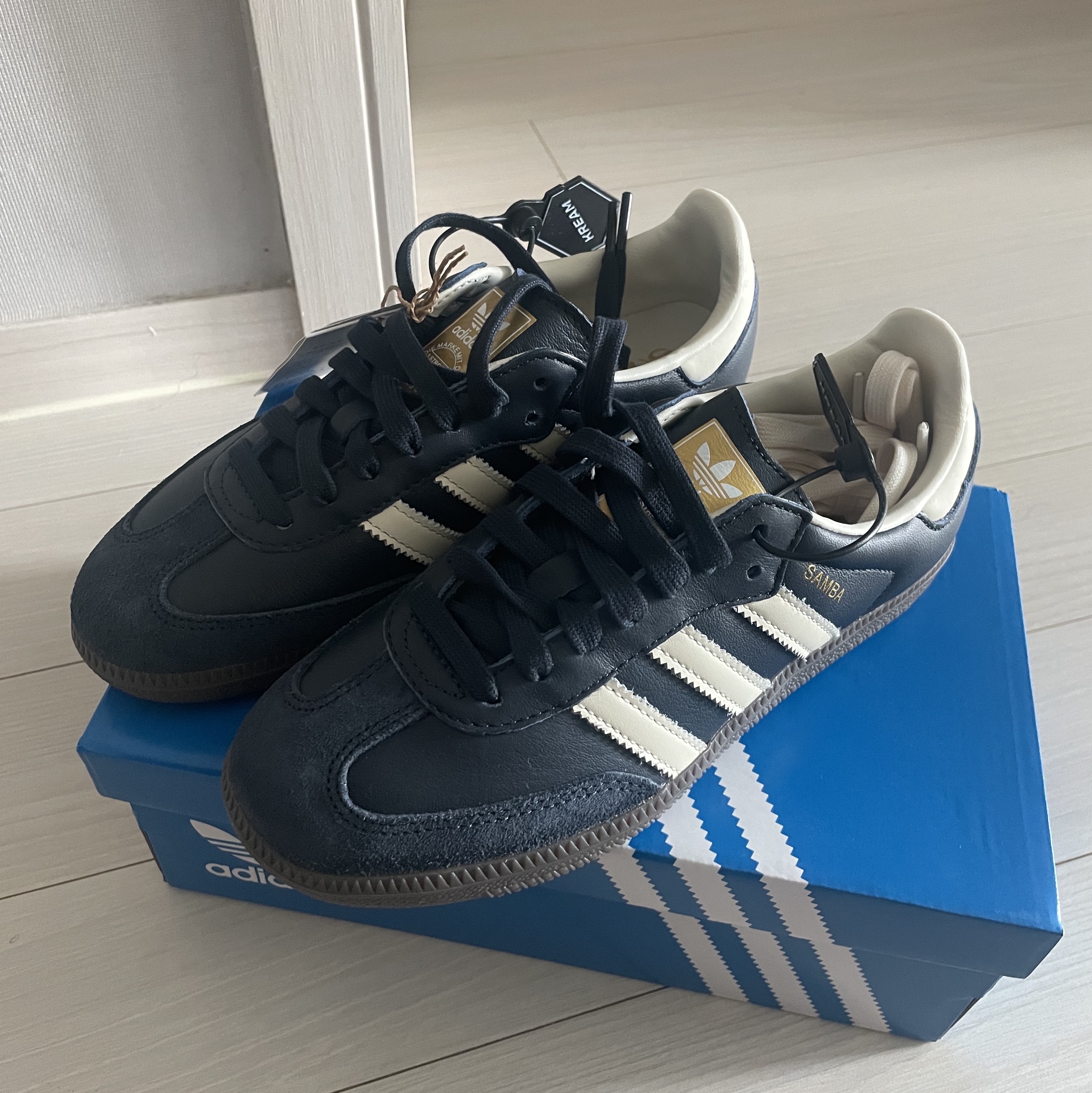 Adidas Samba OG Night Navy Cream White 착용 스타일
