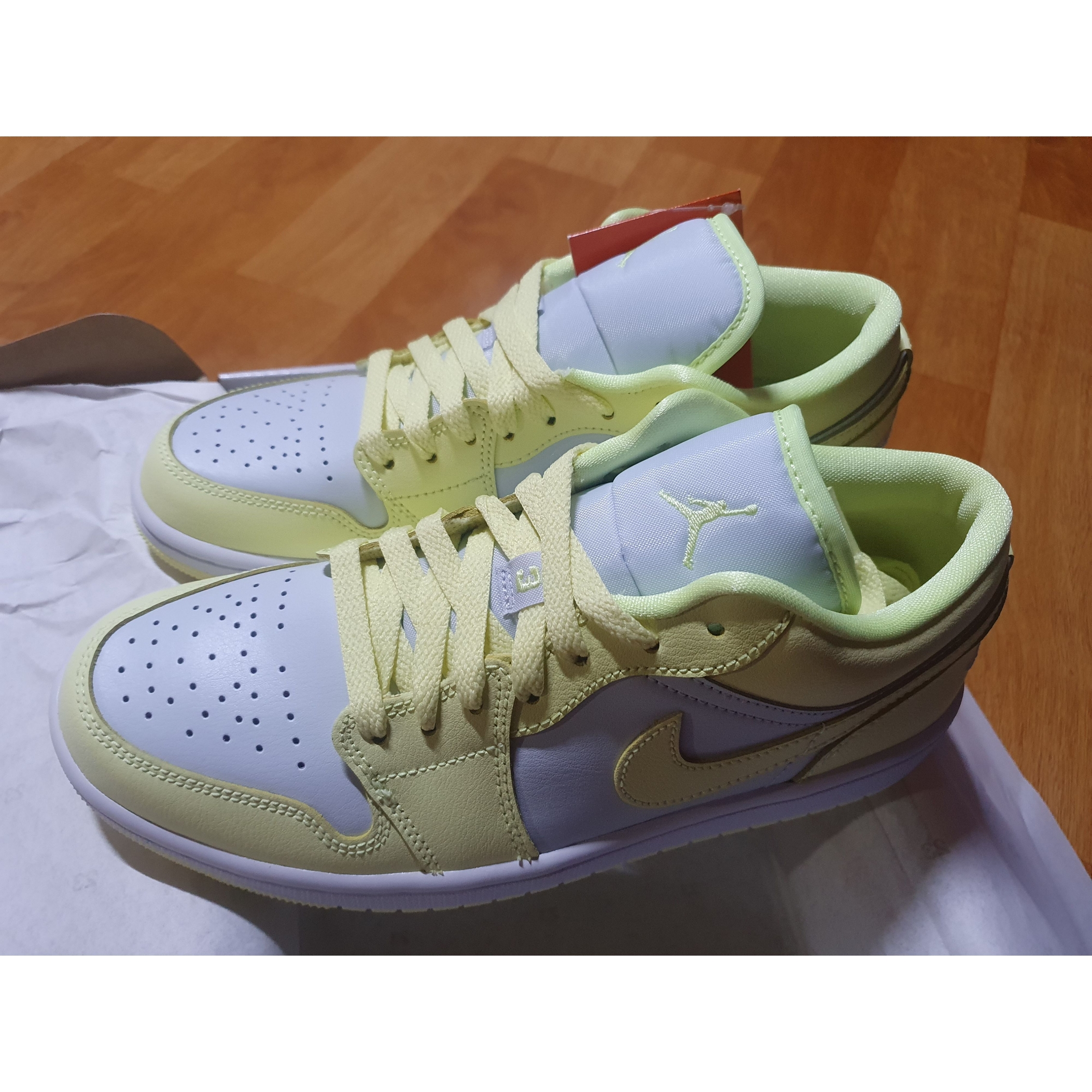 (W) Jordan 1 Low Citron Tint 착용 스타일 - 2