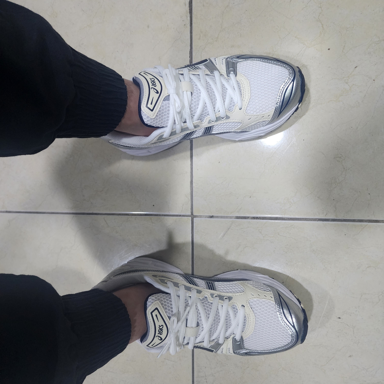 (W) Asics Gel-Kayano 14 White Midnight 착용 스타일 - 2