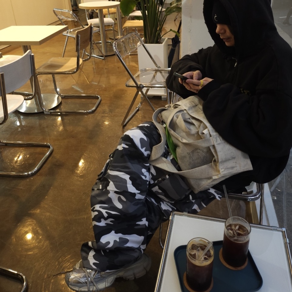 Project G/R Furious Logo Applique Shopper Bag Grey - 10 Corso Como Exclusive, Project G/R Distressed Layer Zip Hoodie Faded Black 착용 스타일 - 1