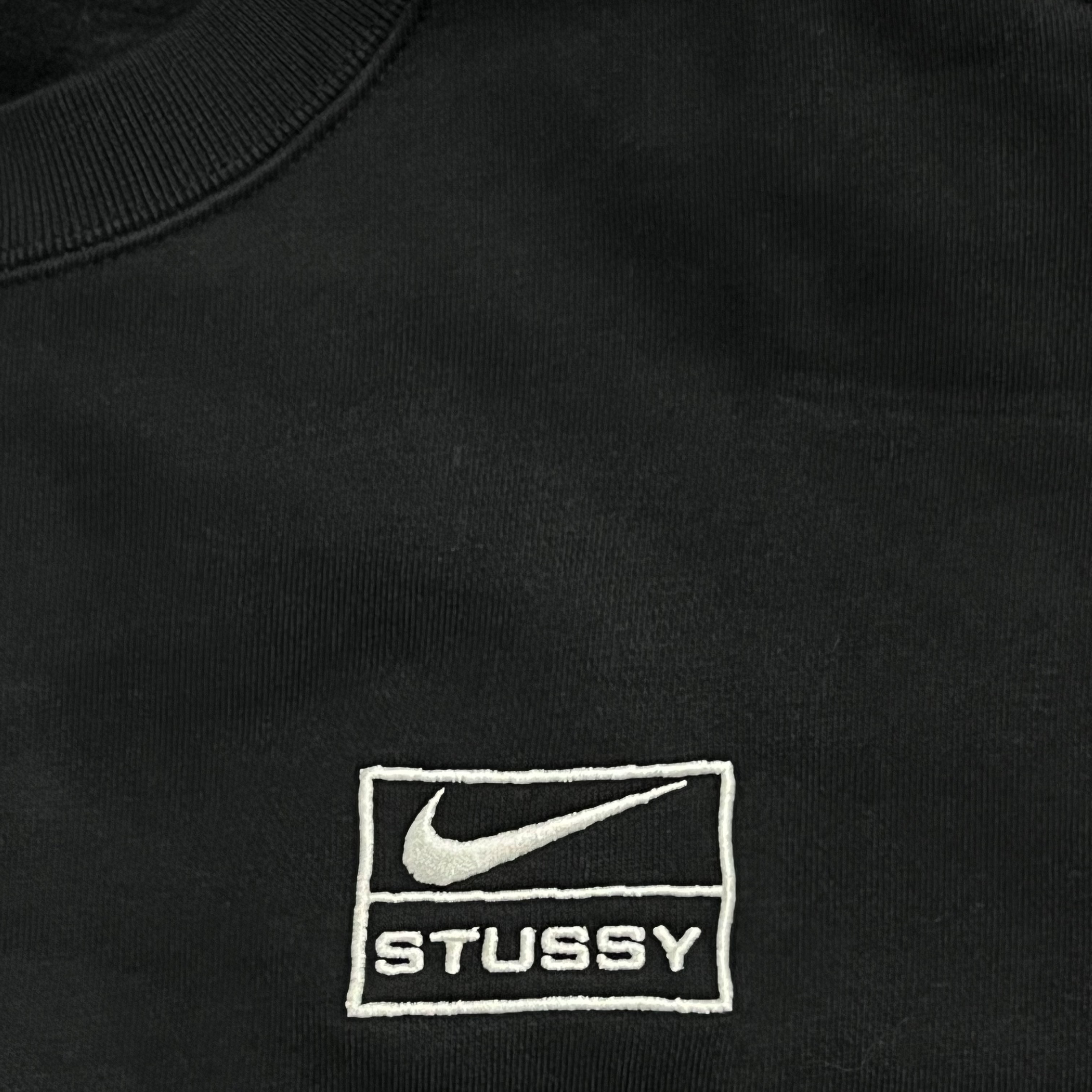 Nike x Stussy NRG Washed Fleece Crewneck Black (DO5310-010) 착용 스타일 - 1