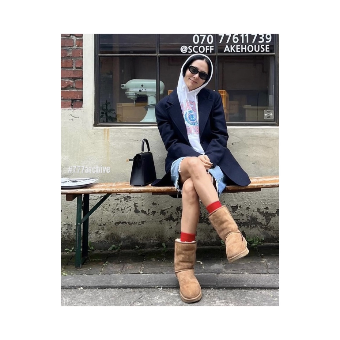 (W) UGG Classic Short II Boots Chestnut 착용 스타일 - 1