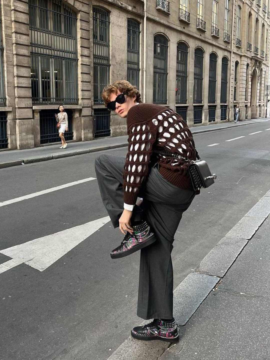 Stussy Striped Volume Pleated Trousers Grey, Thom Browne Super 120S Twill Classic Backstrap Trouser Medium Grey 착용 스타일 - 4