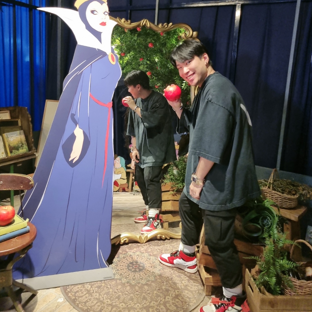 Juun.J Denim Cargo Jogger Pants Black - SS23, Jordan 1 x Off-White Retro High Chicago The Ten 착용 스타일