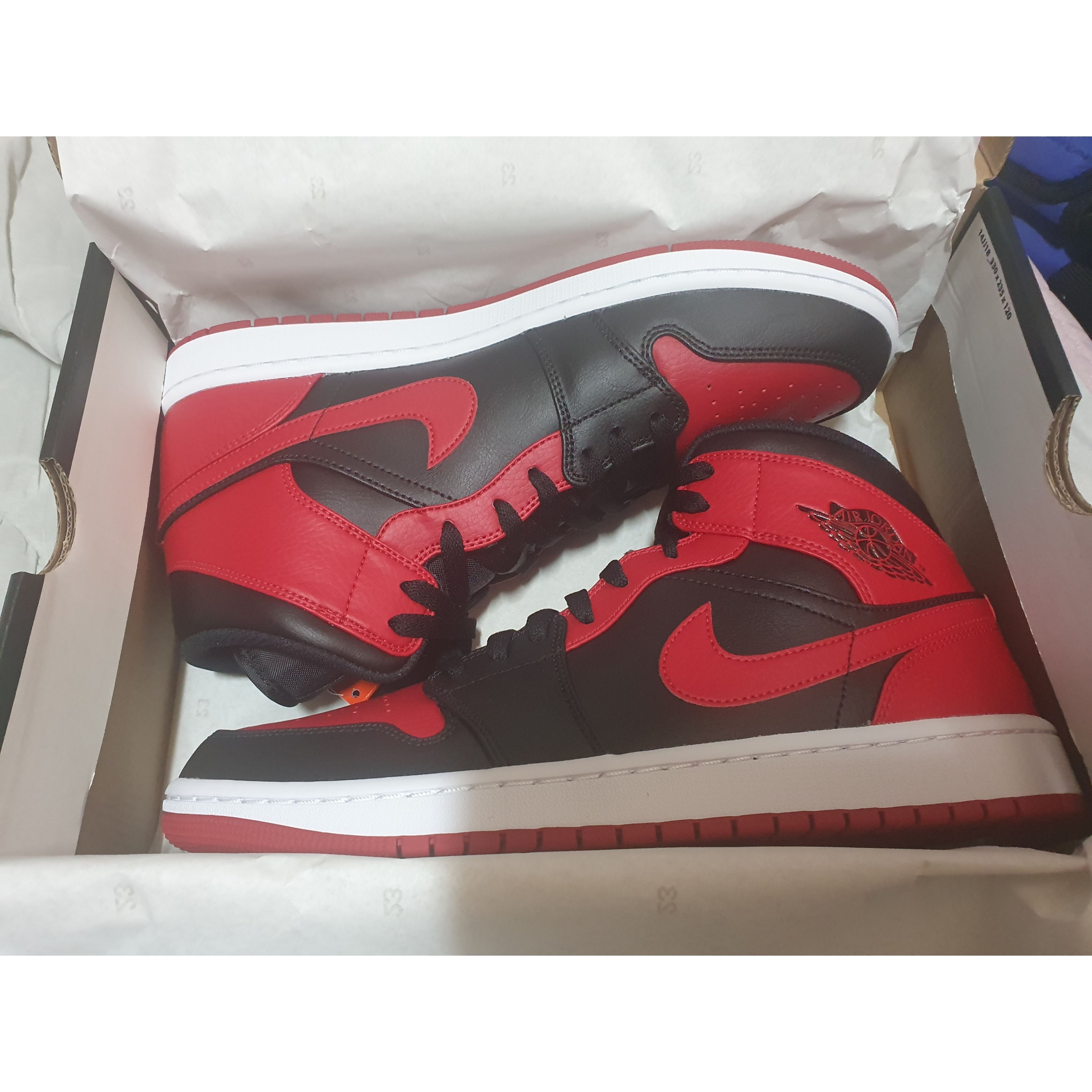 Jordan 1 Mid Bred Banned 2020 착용 스타일 - 4