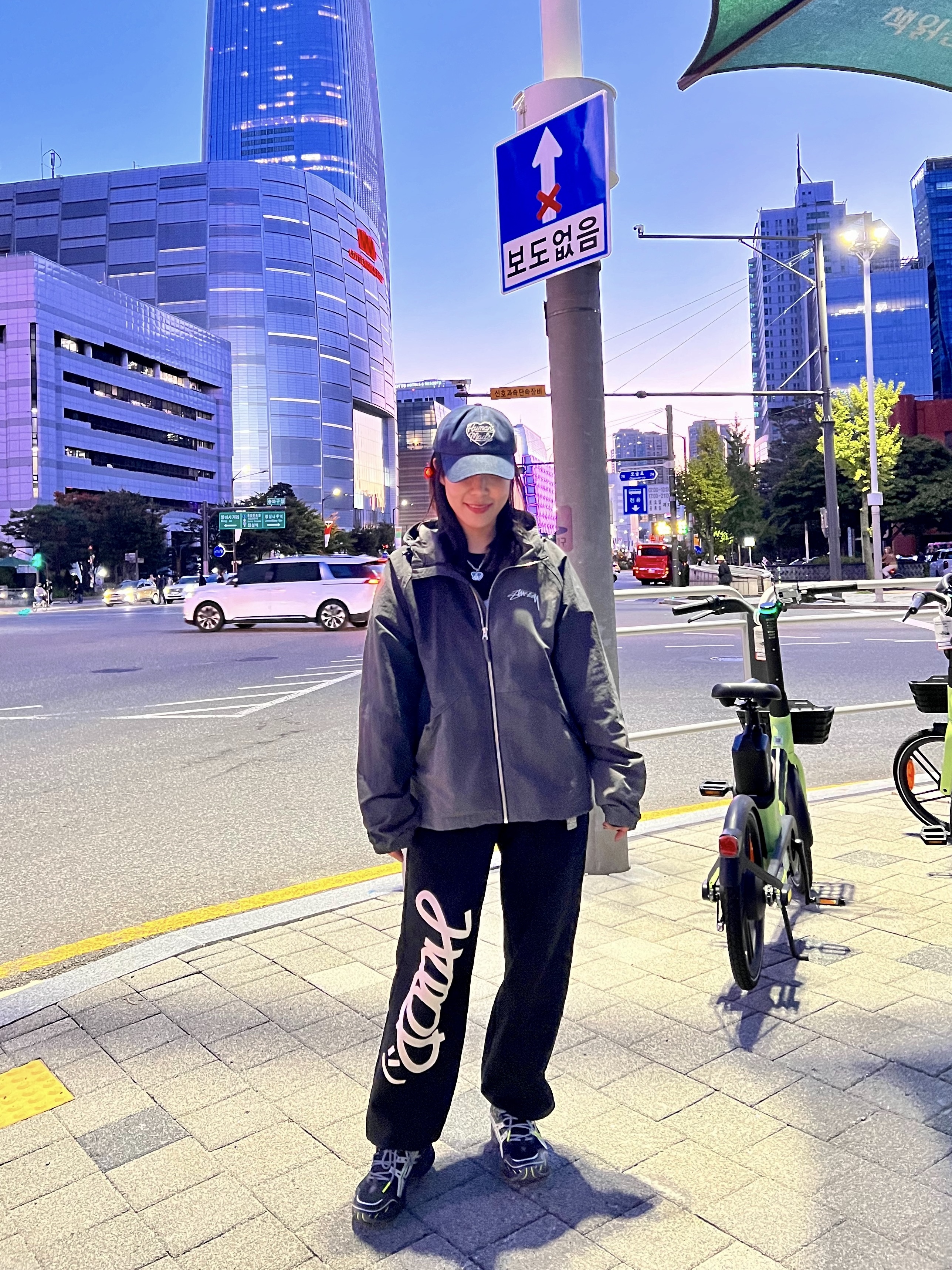 Stussy Wave Dye Beach Shell Jacket Black, Stussy Wave Dye Beach Shell Jacket Grey 착용 스타일 - 1
