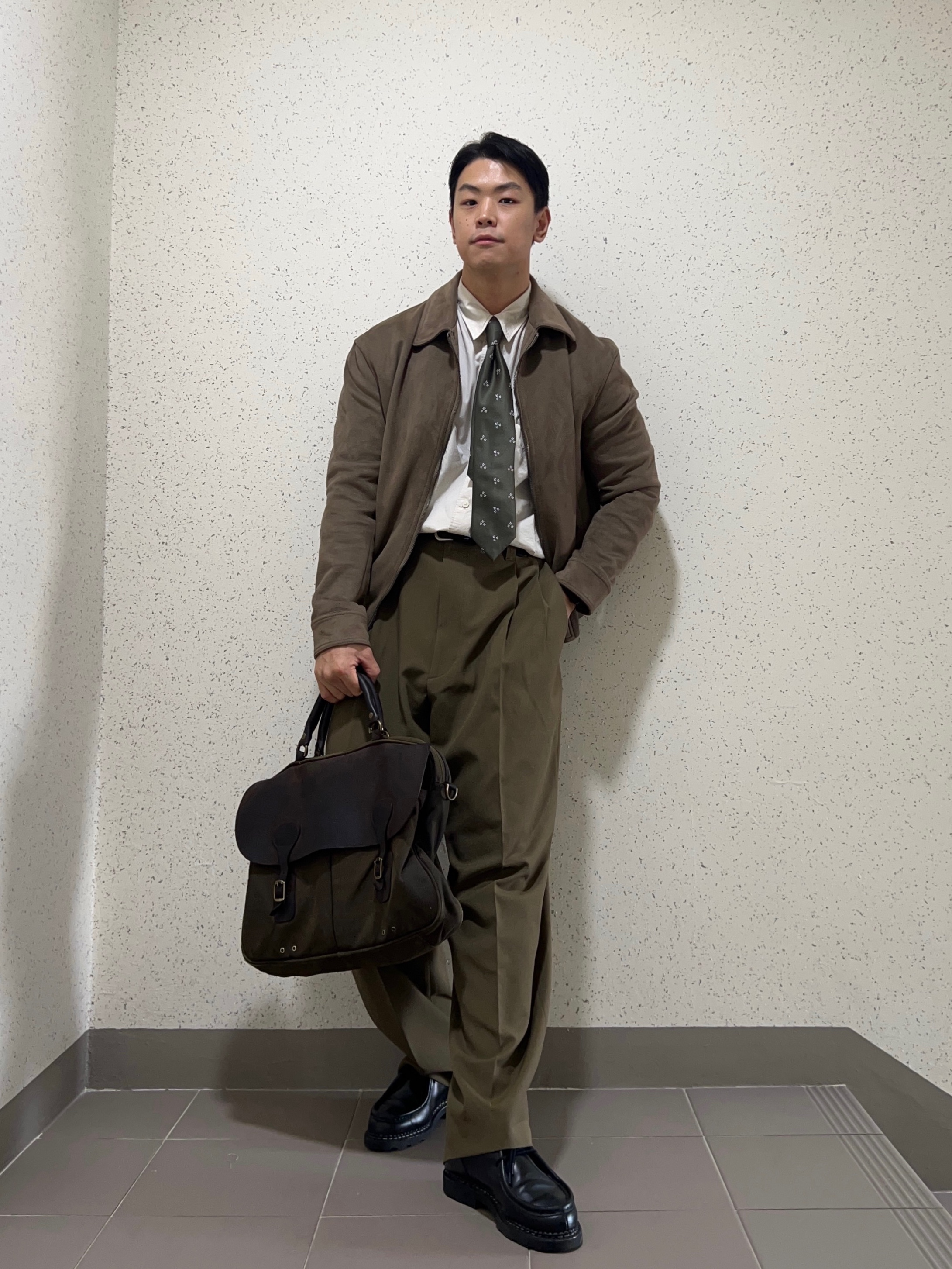 Uniqlo x Marni Wide Fit Pleated Trousers Olive, Paraboot Michael Bbr Lisse Black 착용 스타일