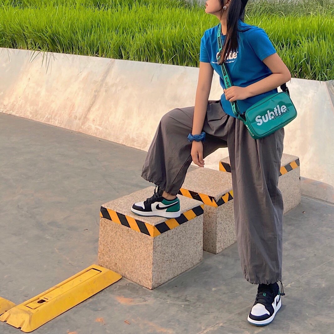 (GS) Jordan 1 Low Black Mystic Green 착용 스타일 - 2