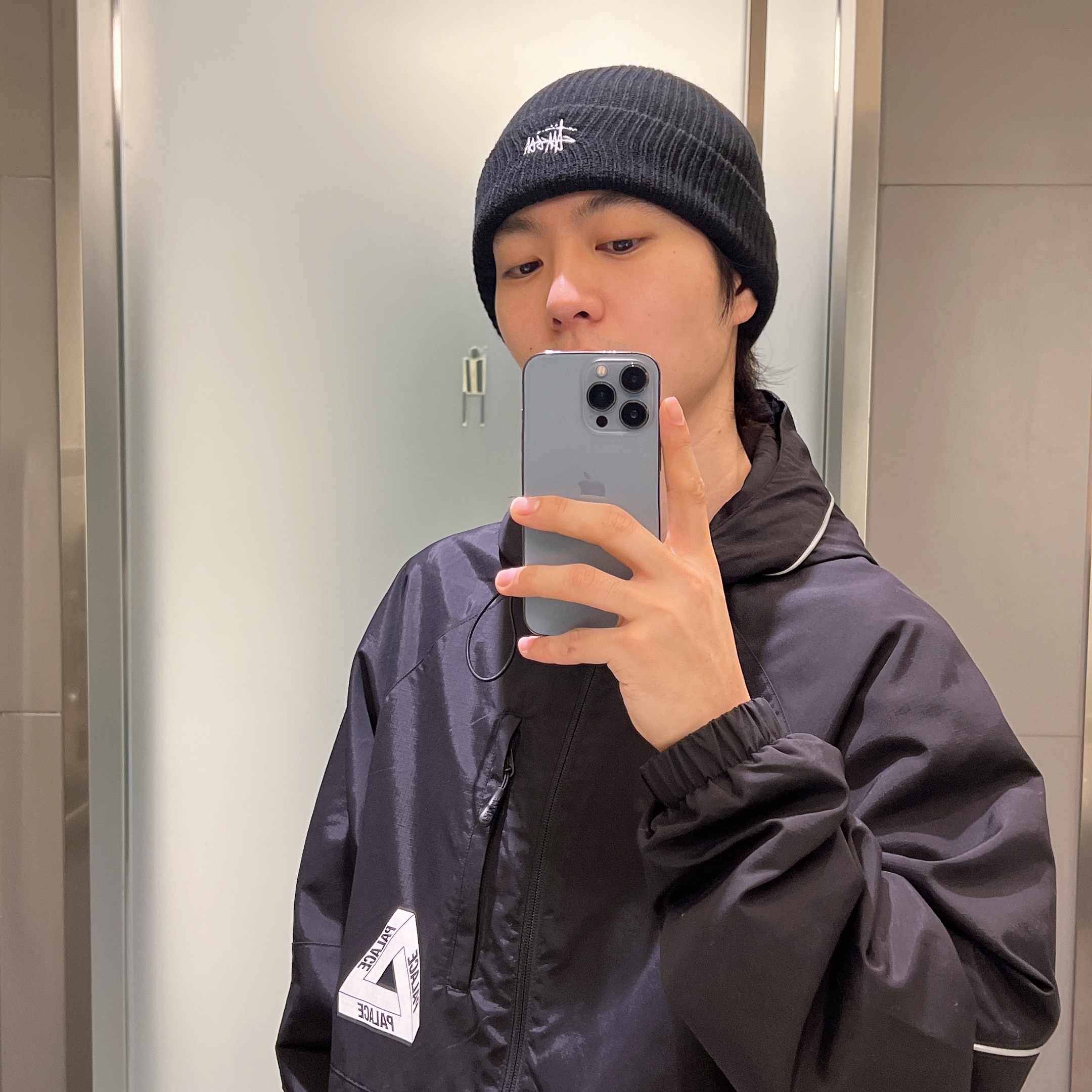 Stussy Basic Cuff Beanie Black 착용 스타일