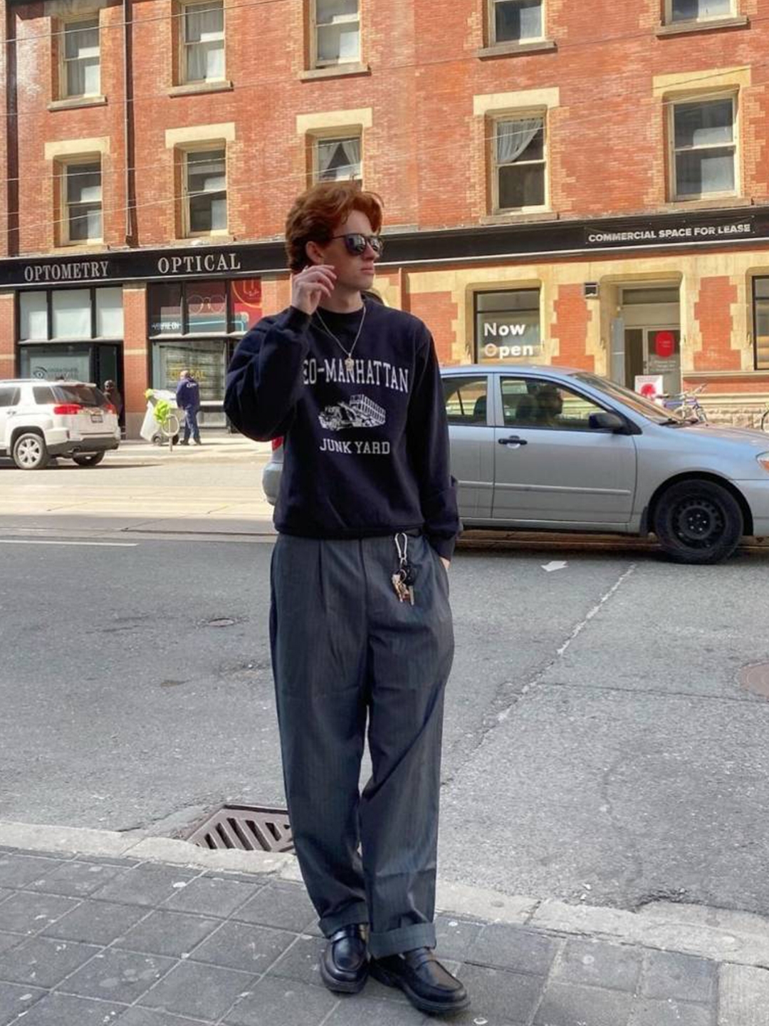 Stussy Striped Volume Pleated Trousers Grey, Thom Browne Super 120S Twill Classic Backstrap Trouser Medium Grey 착용 스타일 - 2