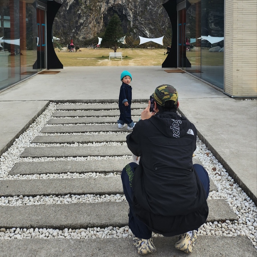 Supreme Layered Camo Camp Cap Green - 23SS, Supreme x The North Face Trekking Convertible Jacket Black - 22SS 착용 스타일