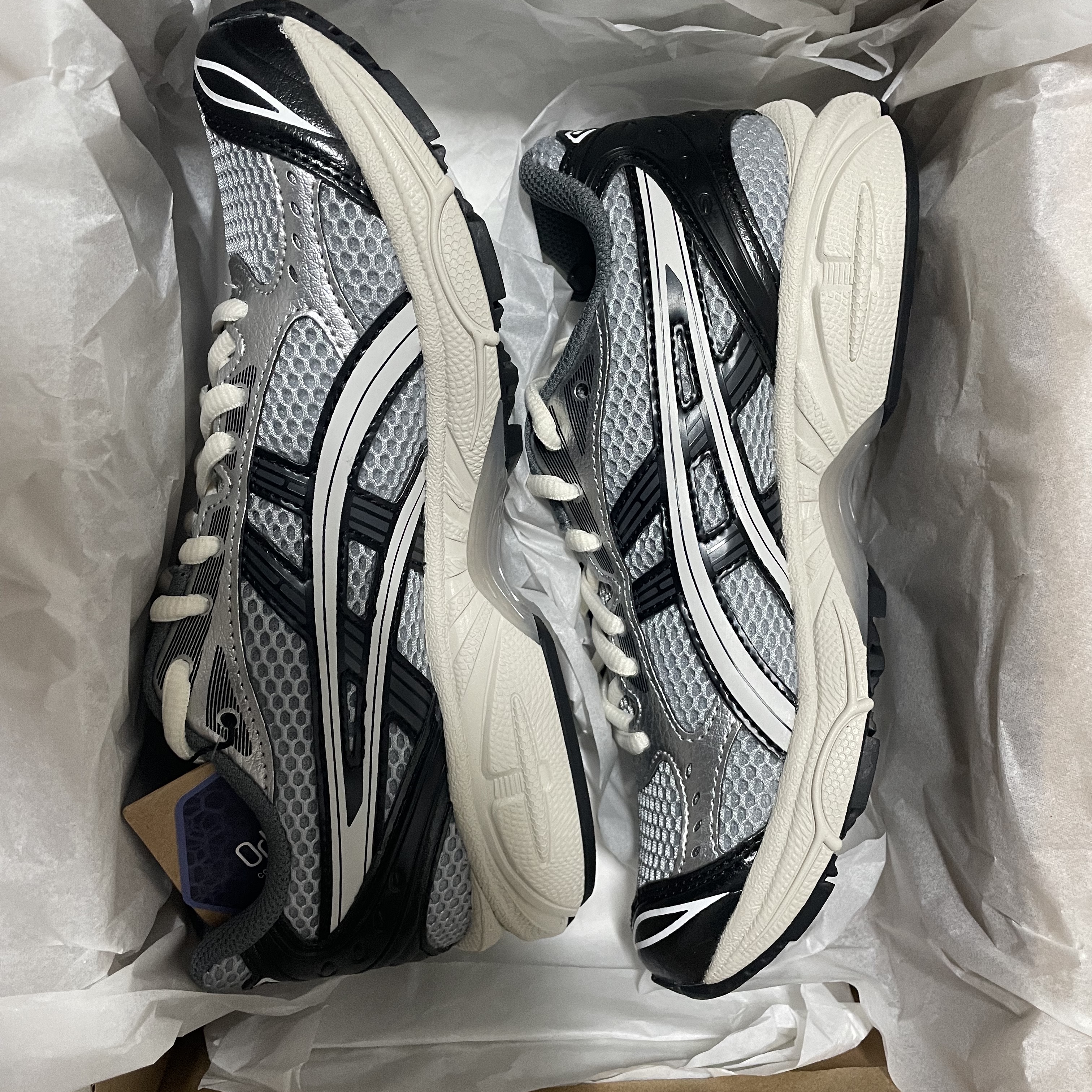 Asics Gel-Kayano 14 Black Glacier Grey 착용 스타일 - 3
