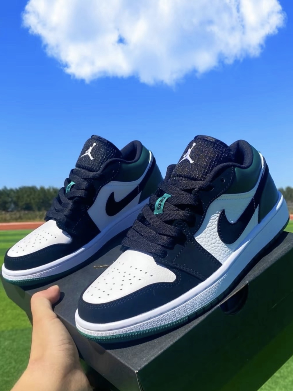 (GS) Jordan 1 Low Black Mystic Green 착용 스타일 - 6