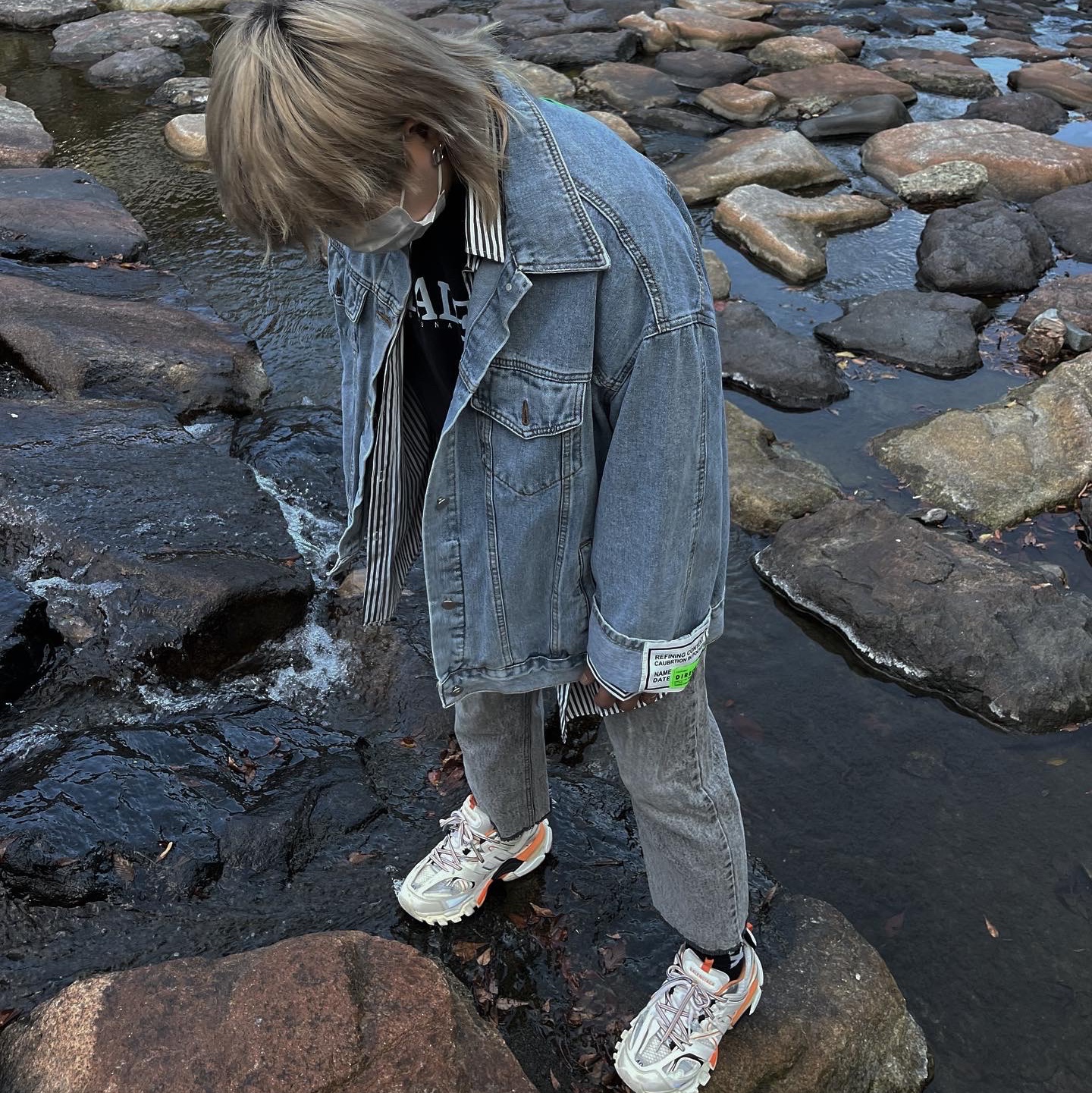 Balenciaga Track Sneakers White Orange 2019 착용 스타일 - 1