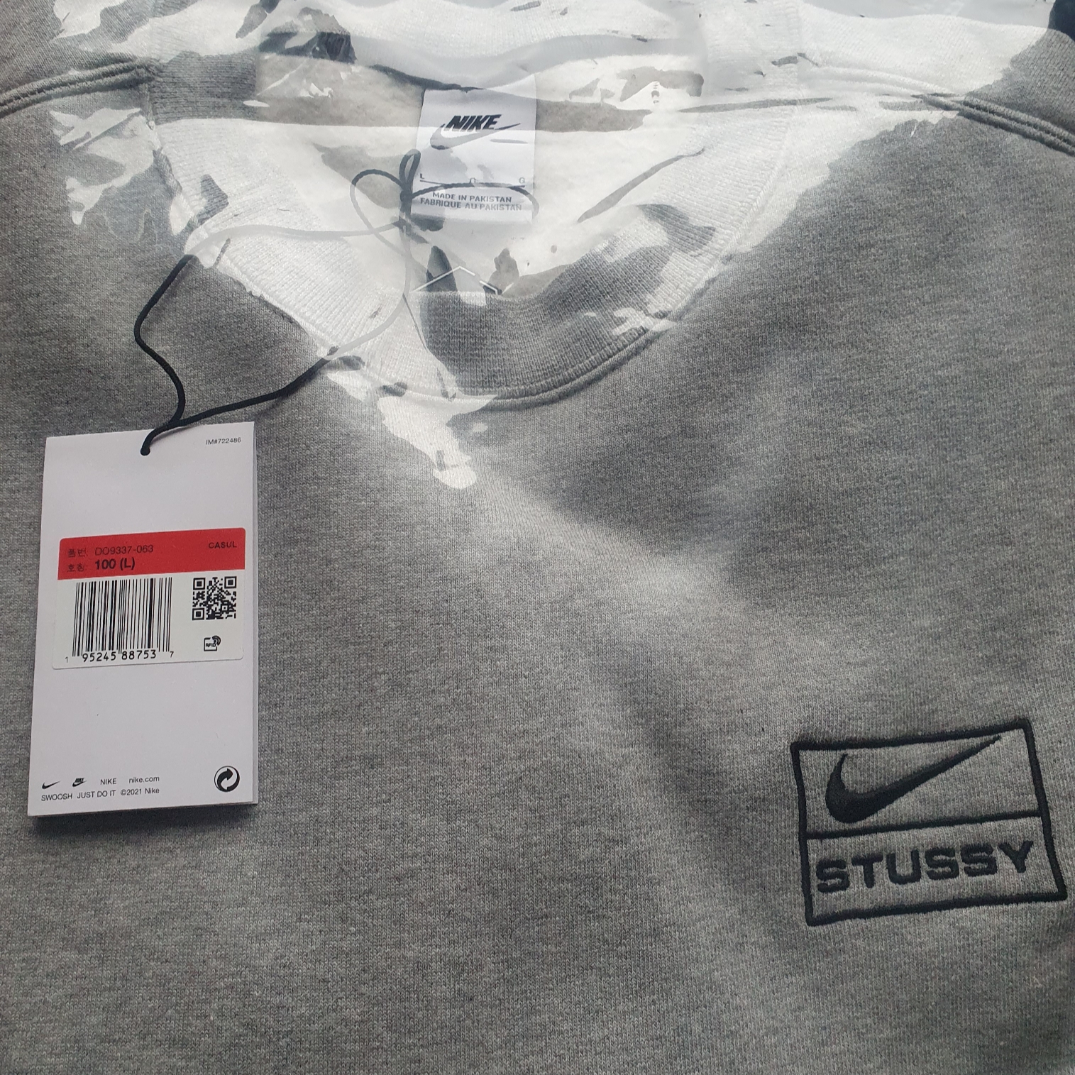 Nike x Stussy NRG Fleece Crewneck Dark Grey Heather (DO9337-063) 착용 스타일