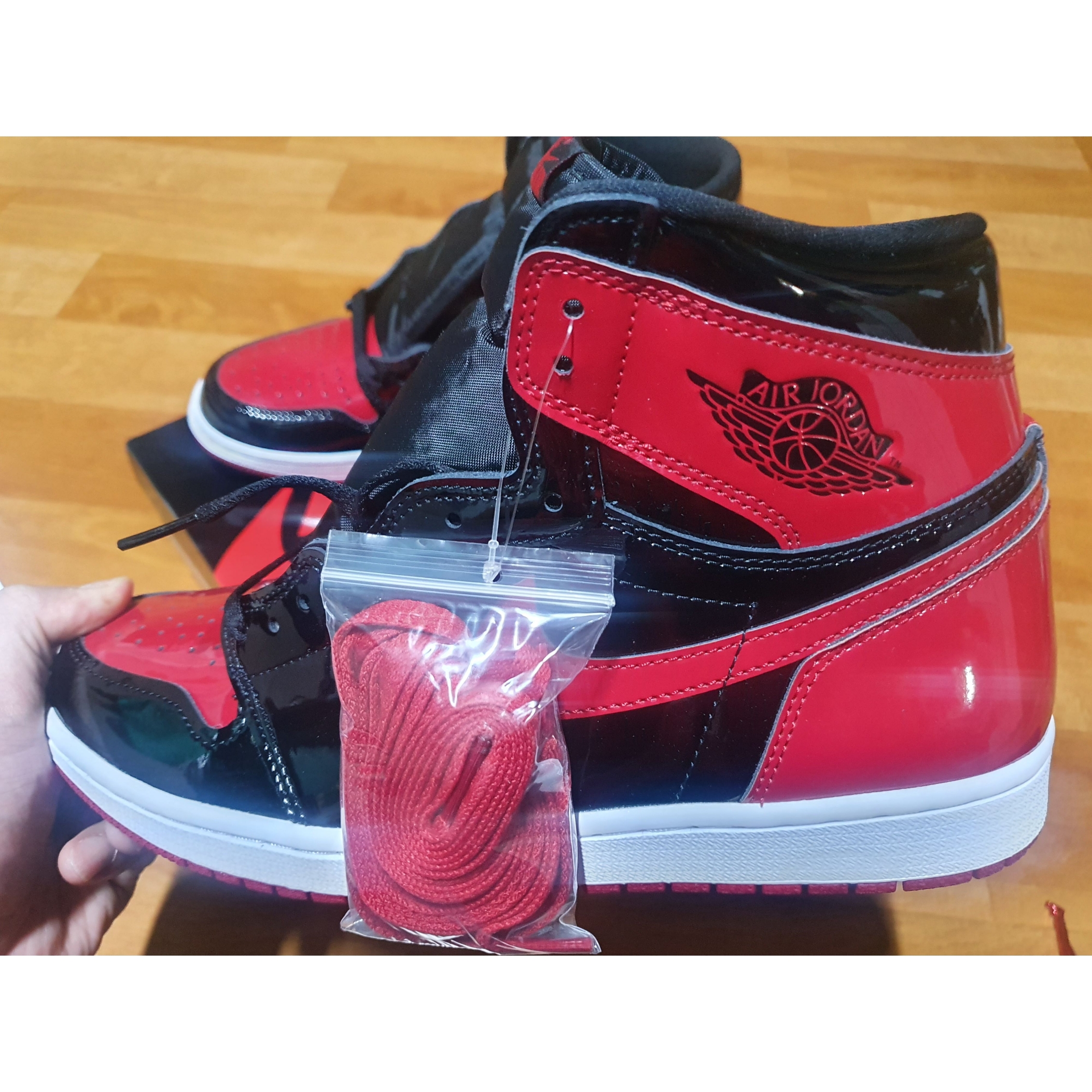 Jordan 1 Retro High OG Patent Bred 착용 스타일 - 2