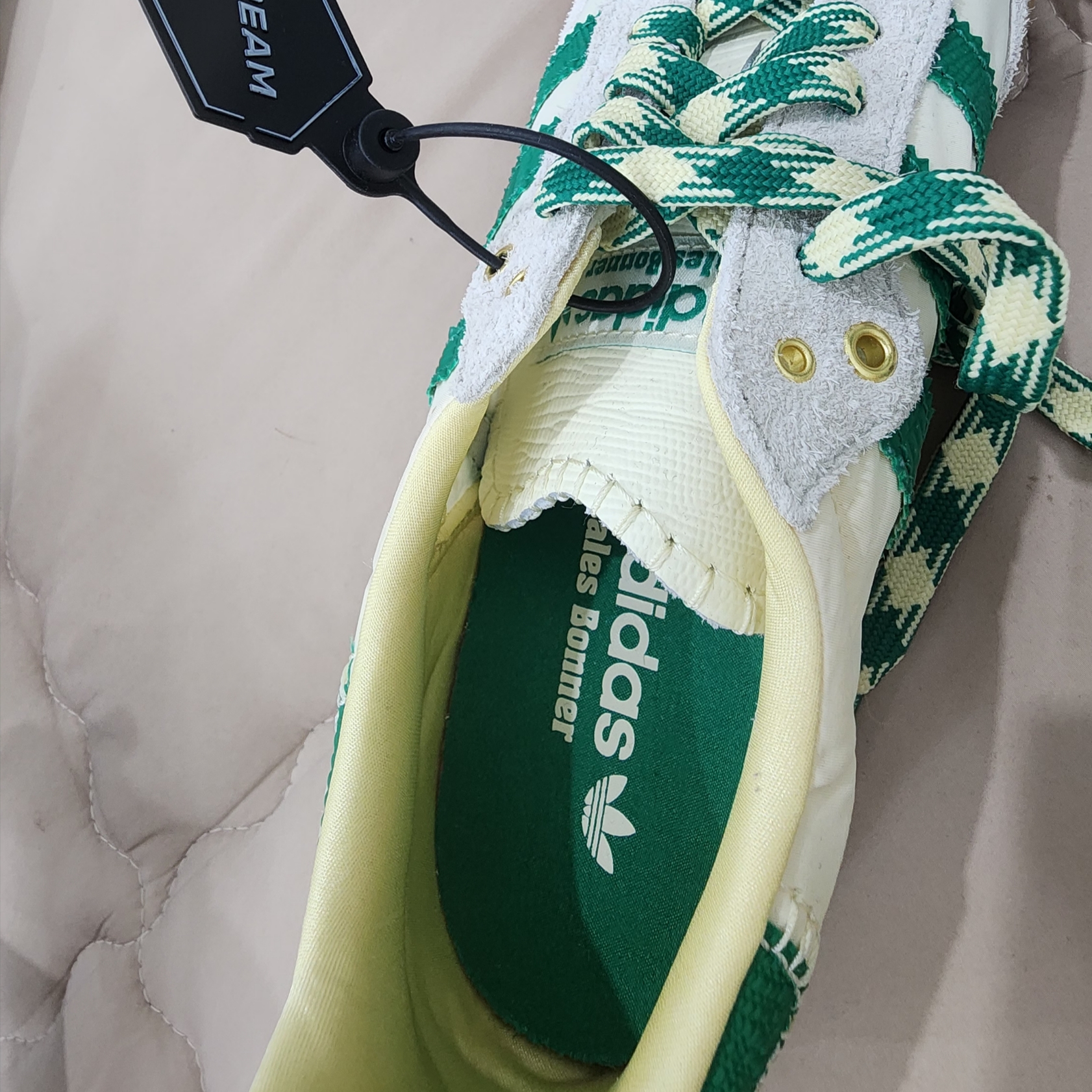 Adidas x Wales Bonner Samba Cream Green 착용 스타일 - 1