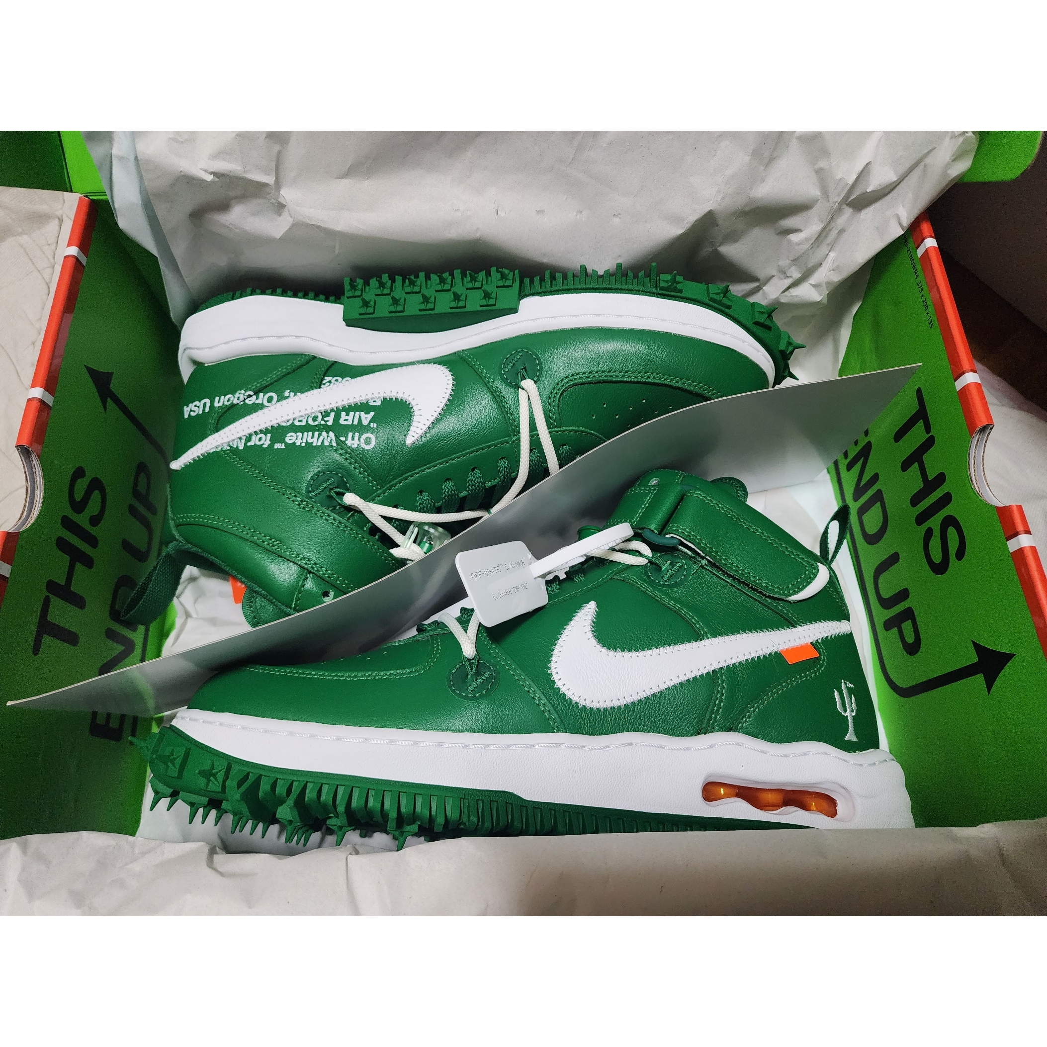 Nike x Off-White Air Force 1 Mid SP Leather Pine Green 착용 스타일 - 2