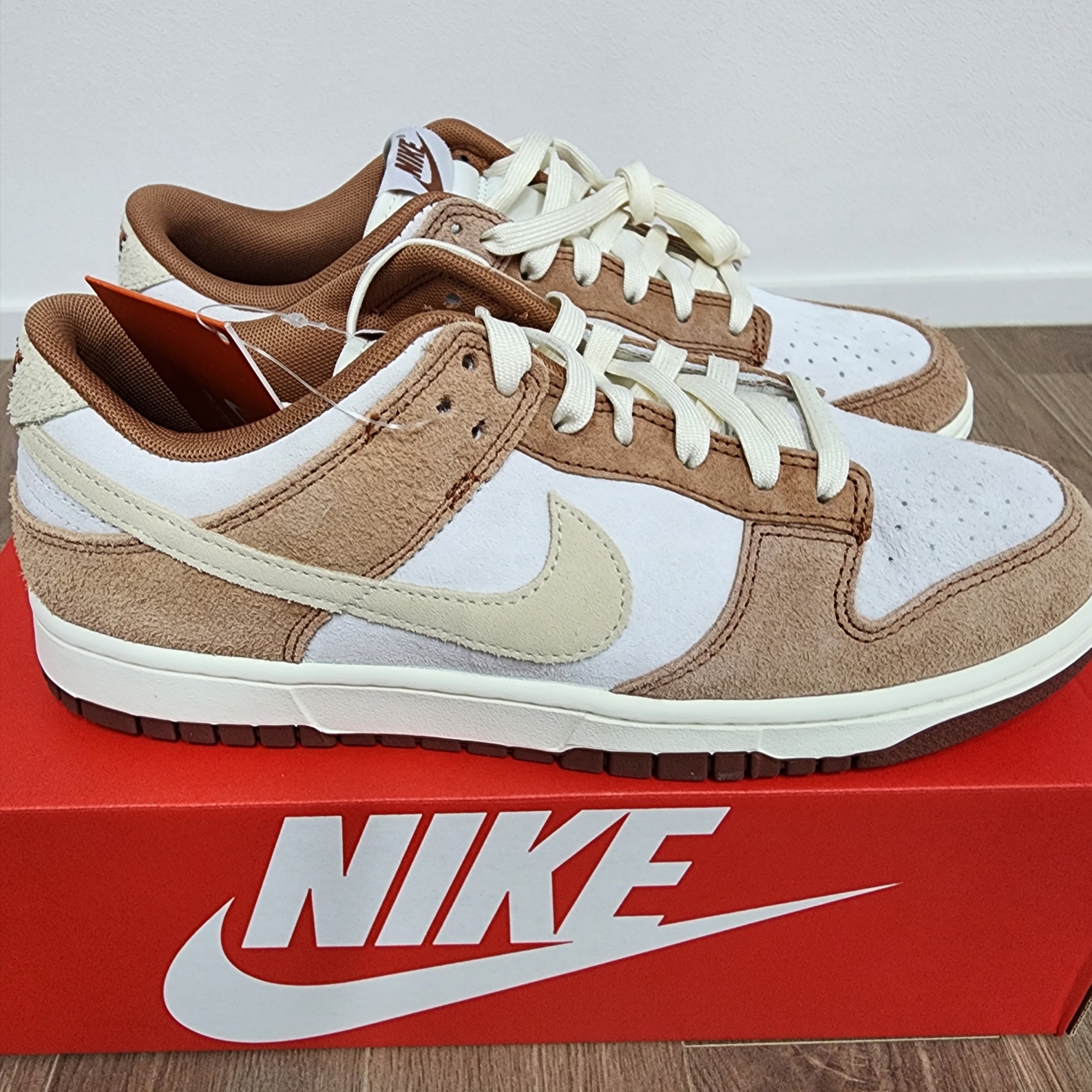 Nike Dunk Low Pro Premium Medium Curry 착용 스타일 - 2