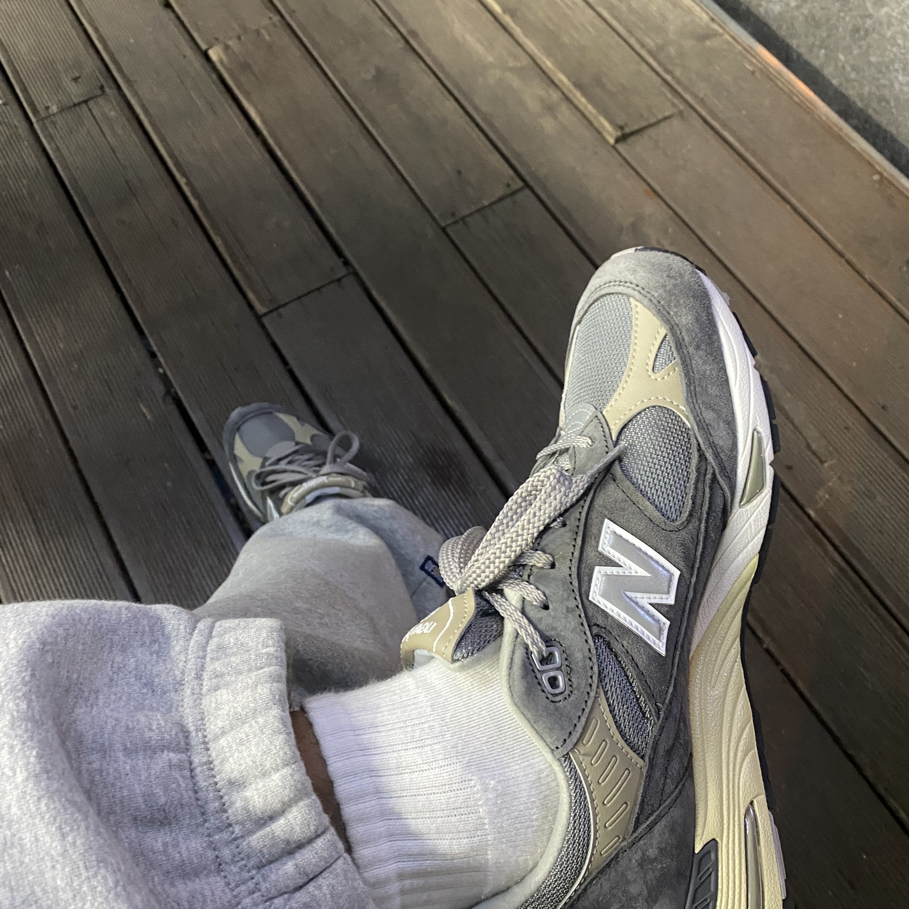 New Balance 991 Made in UK 40th Anniversary Grey 착용 스타일 - 2