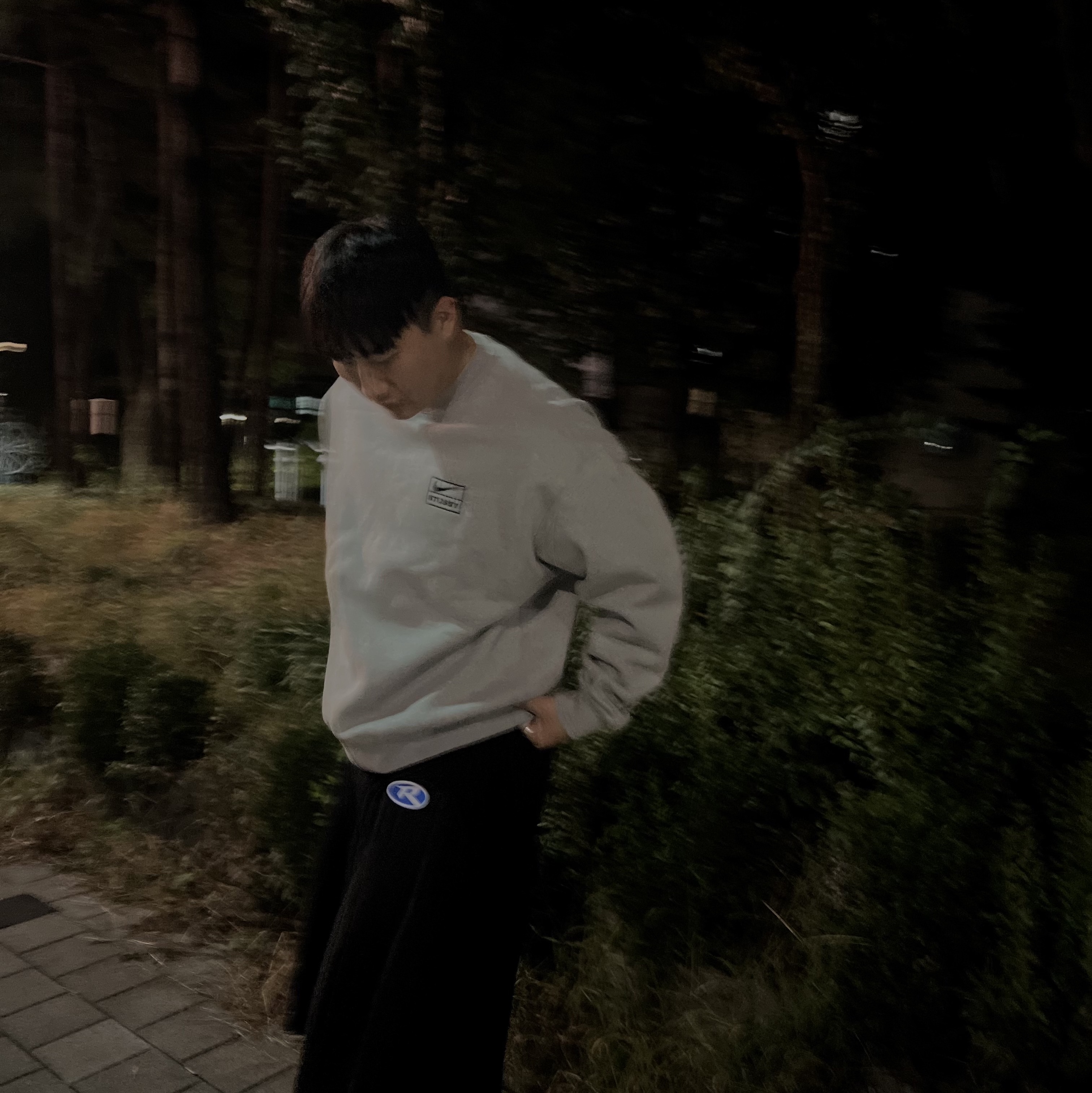 Nike x Stussy NRG Fleece Crewneck Dark Grey Heather (DO9337-063) 착용 스타일