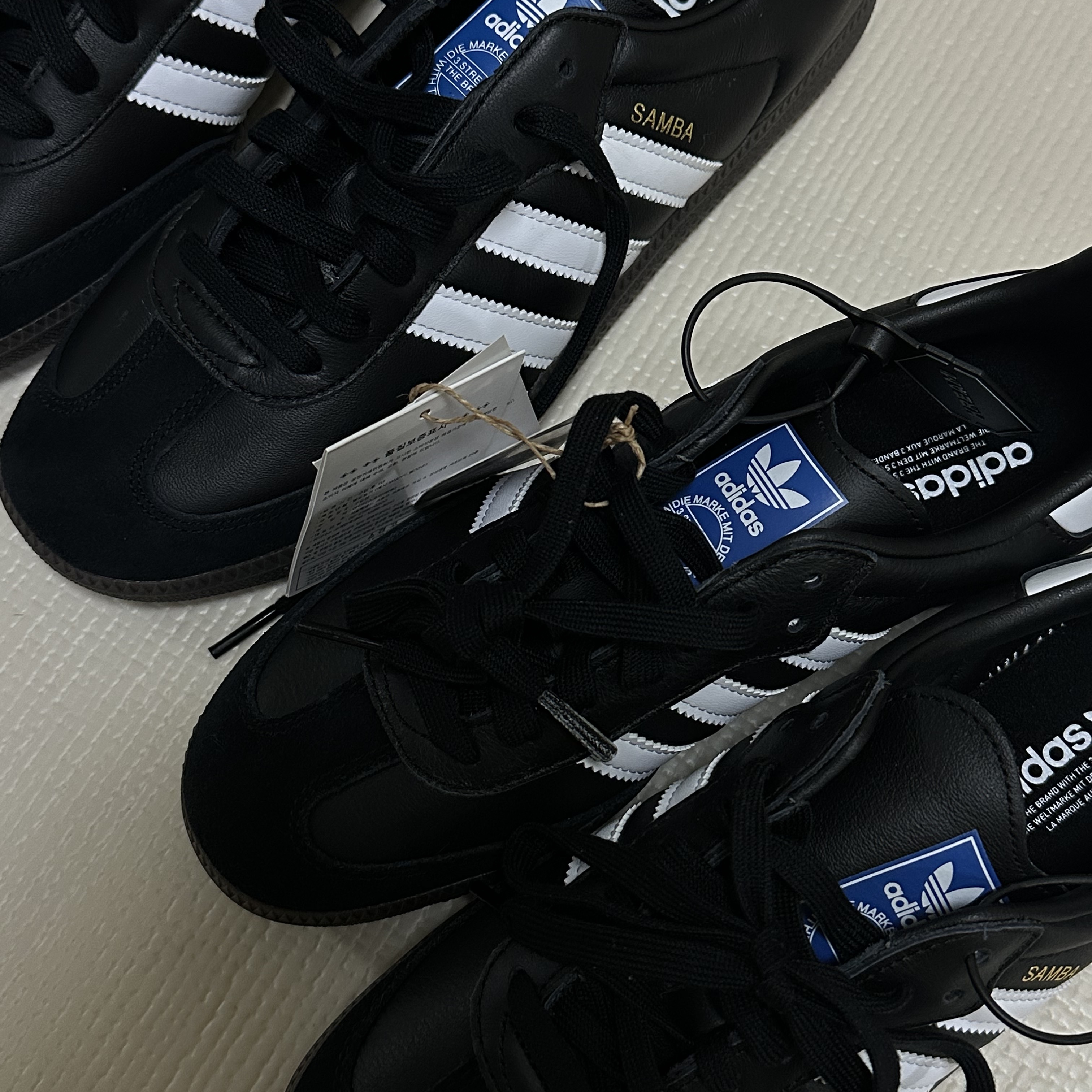 Adidas Samba OG Black White Gum 착용 스타일