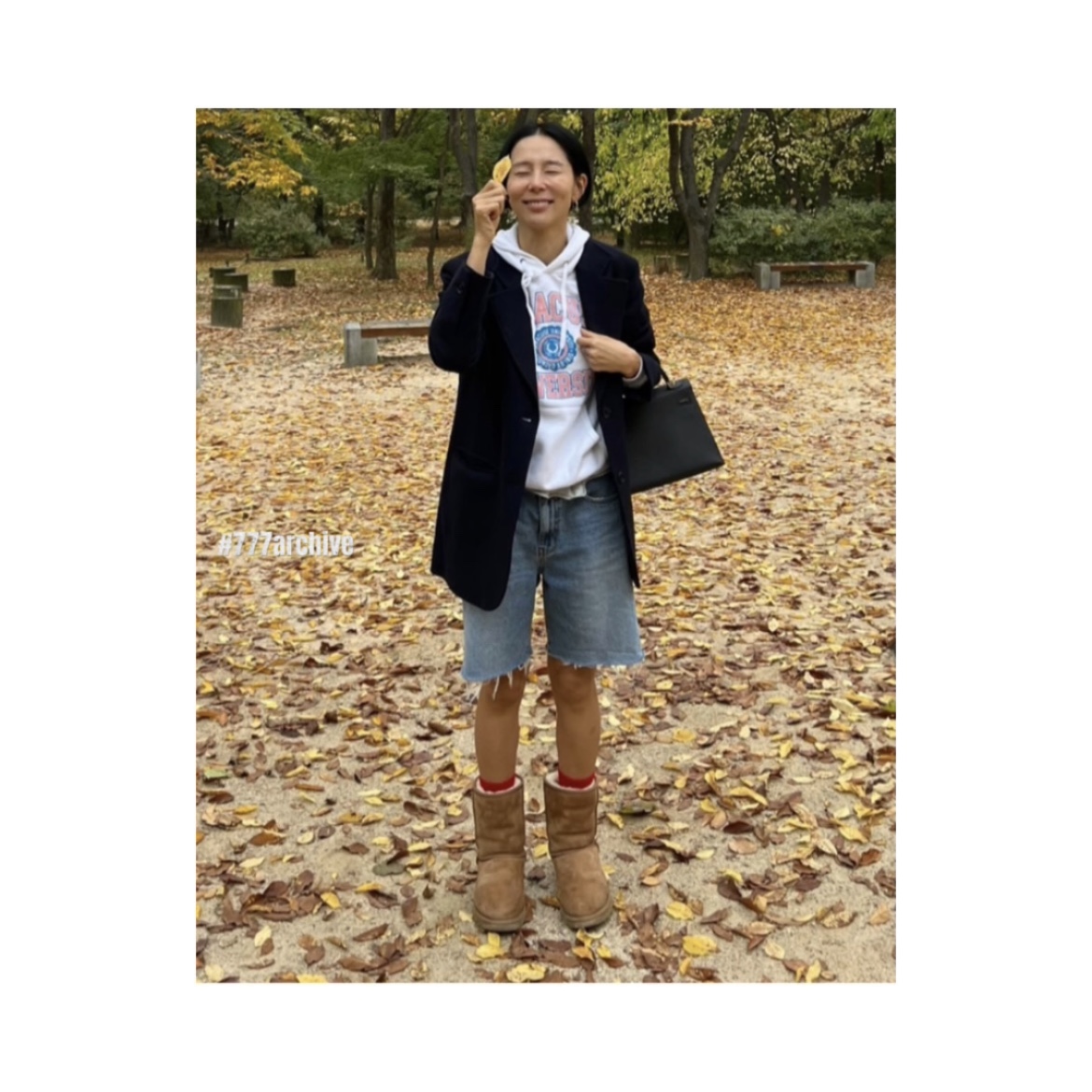 (W) UGG Classic Short II Boots Chestnut 착용 스타일 - 4