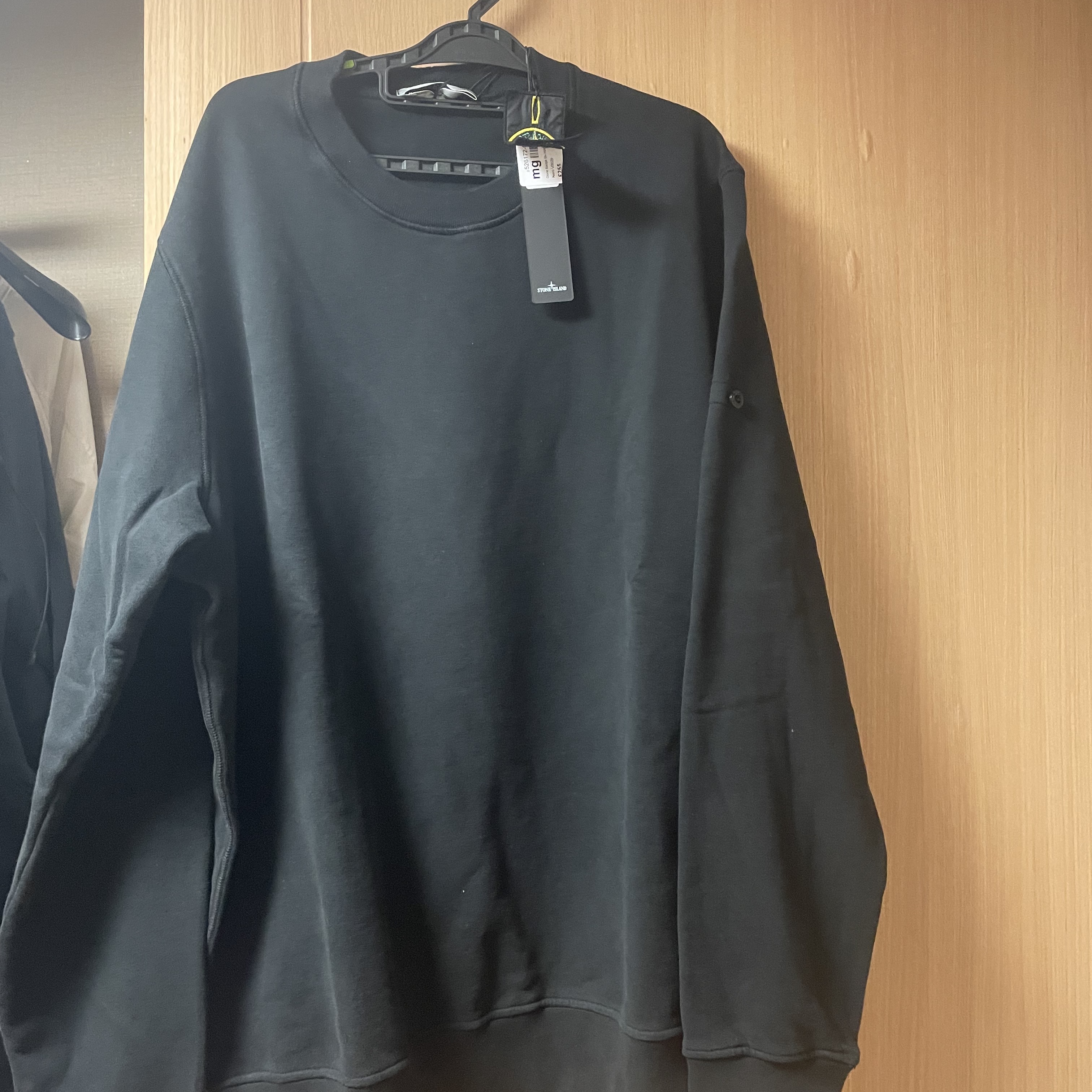 Stone Island 63020 Crewneck Sweatshirt Black - 22FW 착용 스타일