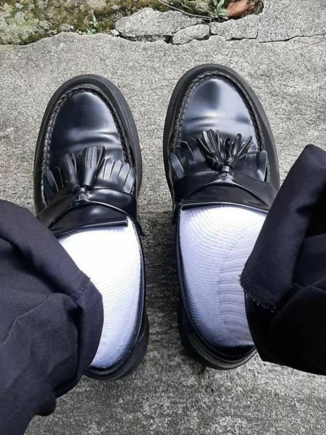 Dr. Martens x Supreme Penton Tassel Loafer Black, Clarks Wallabee Maple Suede 착용 스타일 - 3