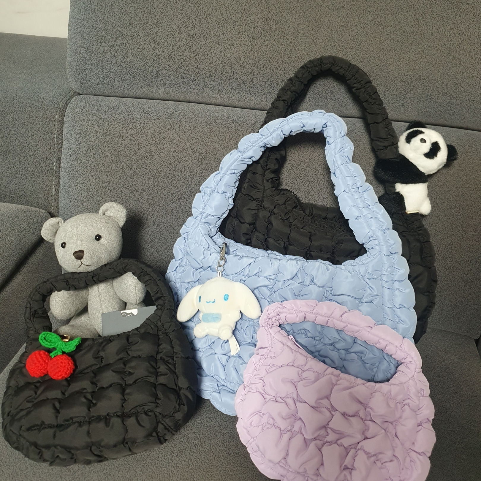 COS Quilted Micro Bag Purple, COS Quilted Mini Bag Light Blue 착용 스타일 - 2