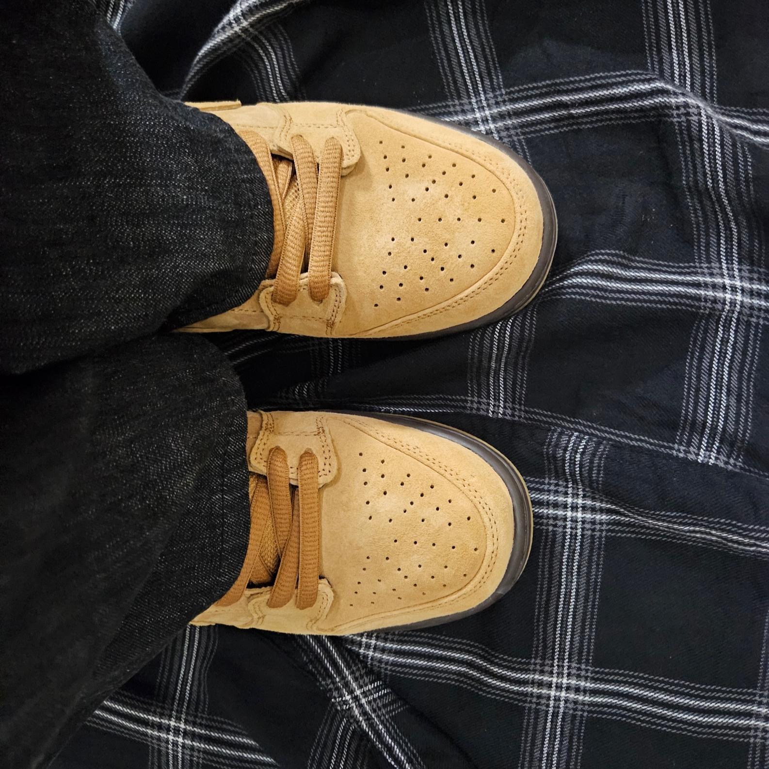 Nike SB Dunk Low Pro Wheat 2023 착용 스타일