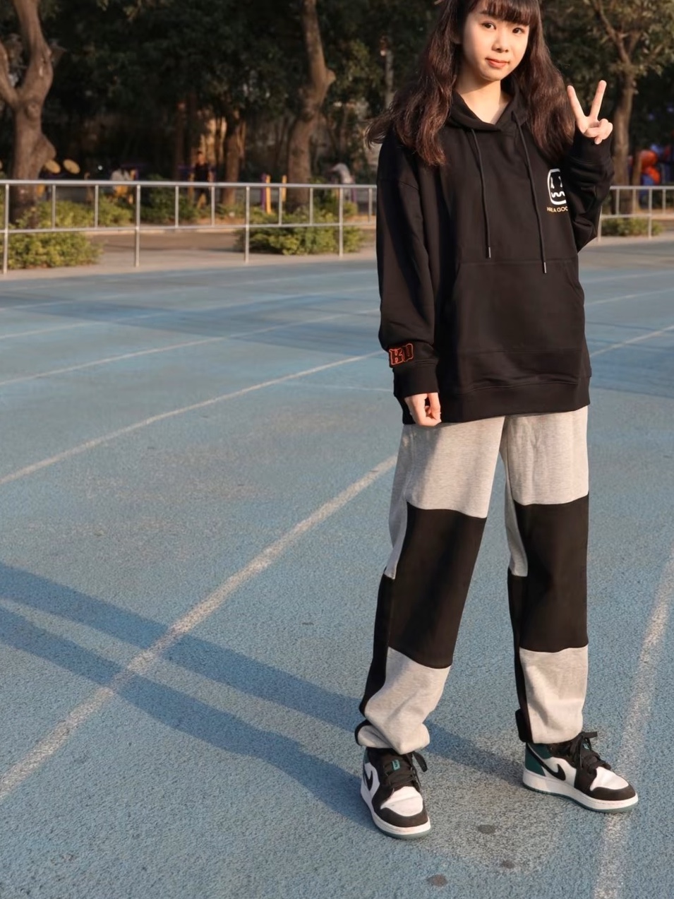 (GS) Jordan 1 Low Black Mystic Green 착용 스타일 - 2