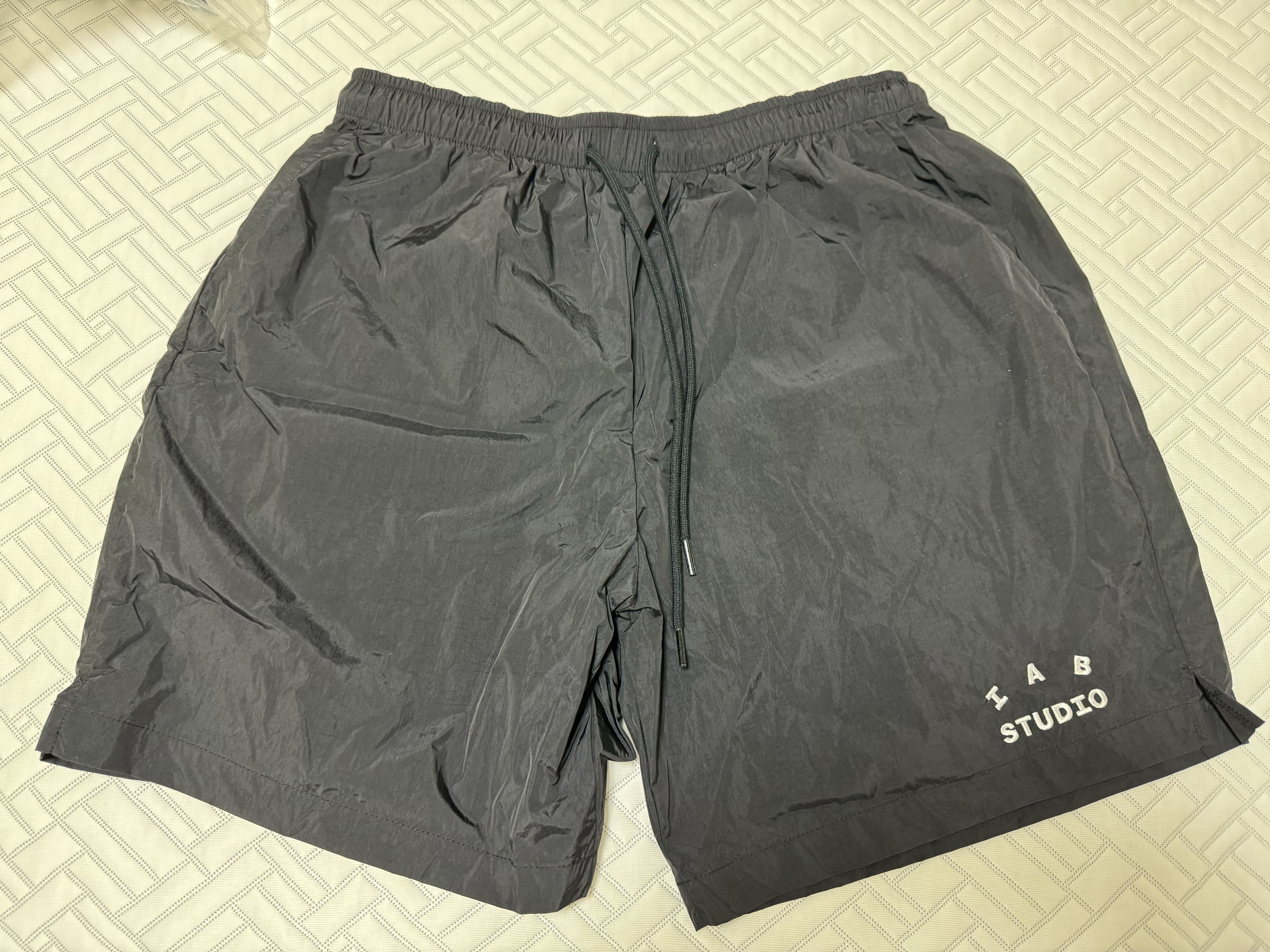 IAB Studio Woven Shorts Black - 23FW 착용 스타일