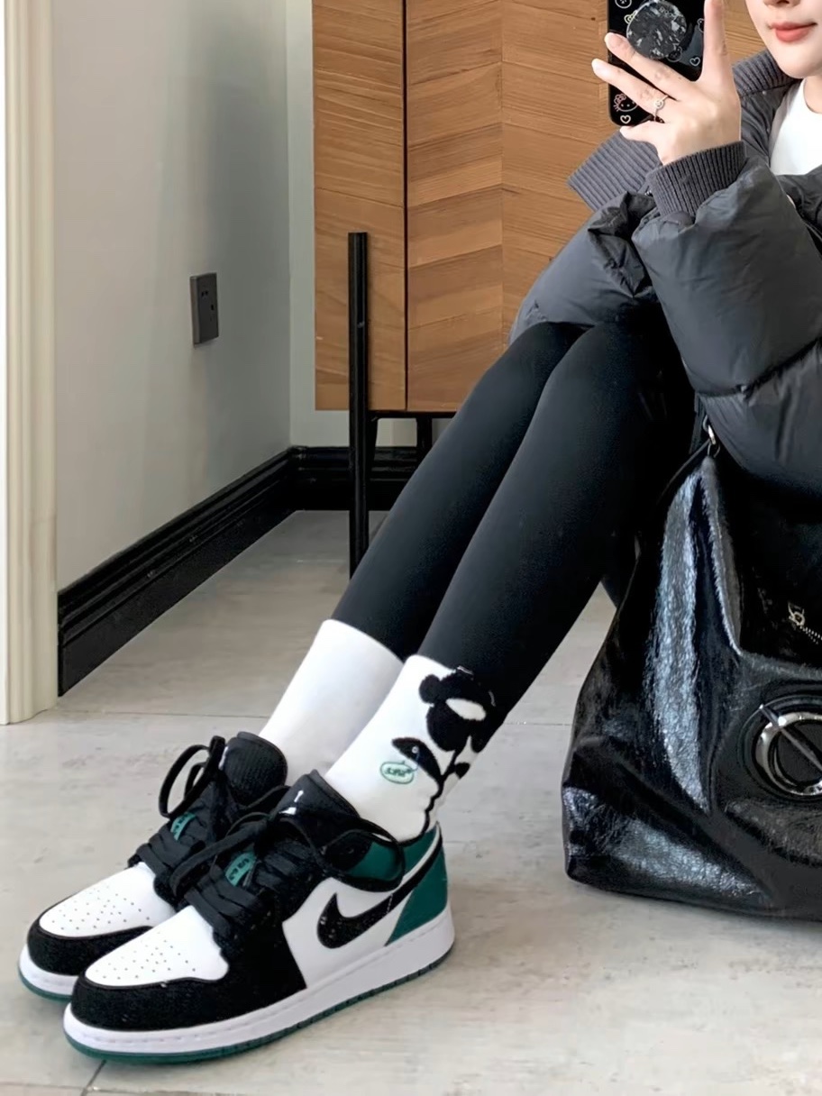 (GS) Jordan 1 Low Black Mystic Green 착용 스타일 - 2