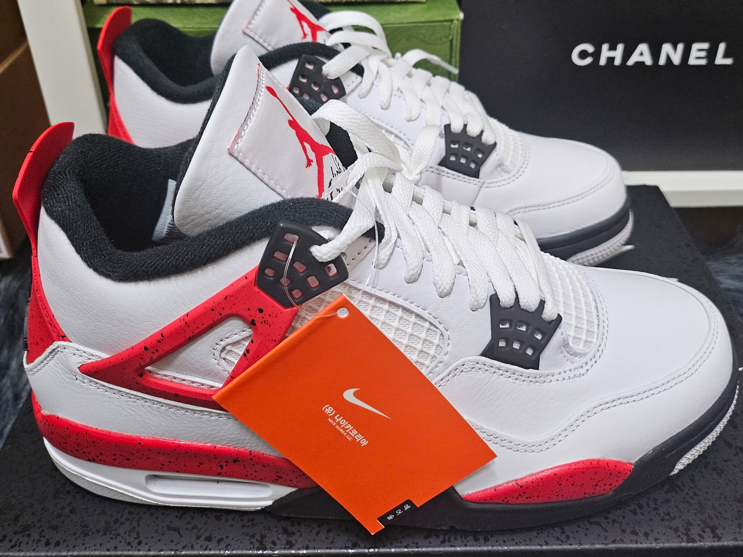 Jordan 4 Retro Red Cement 착용 스타일
