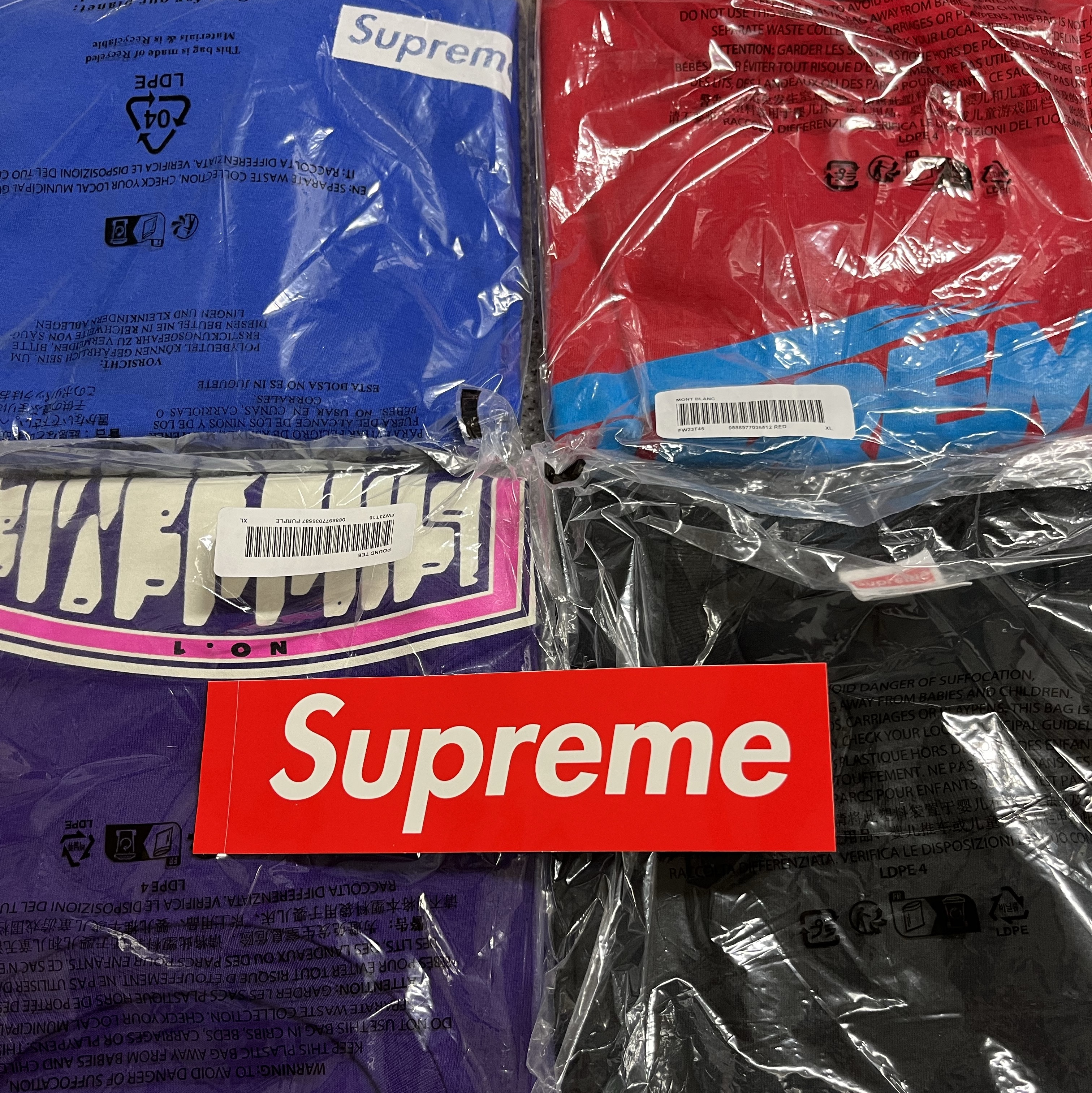 Supreme Static T-Shirt Royal - 23FW, Supreme Mont Blanc T-Shirt Red - 23FW 착용 스타일