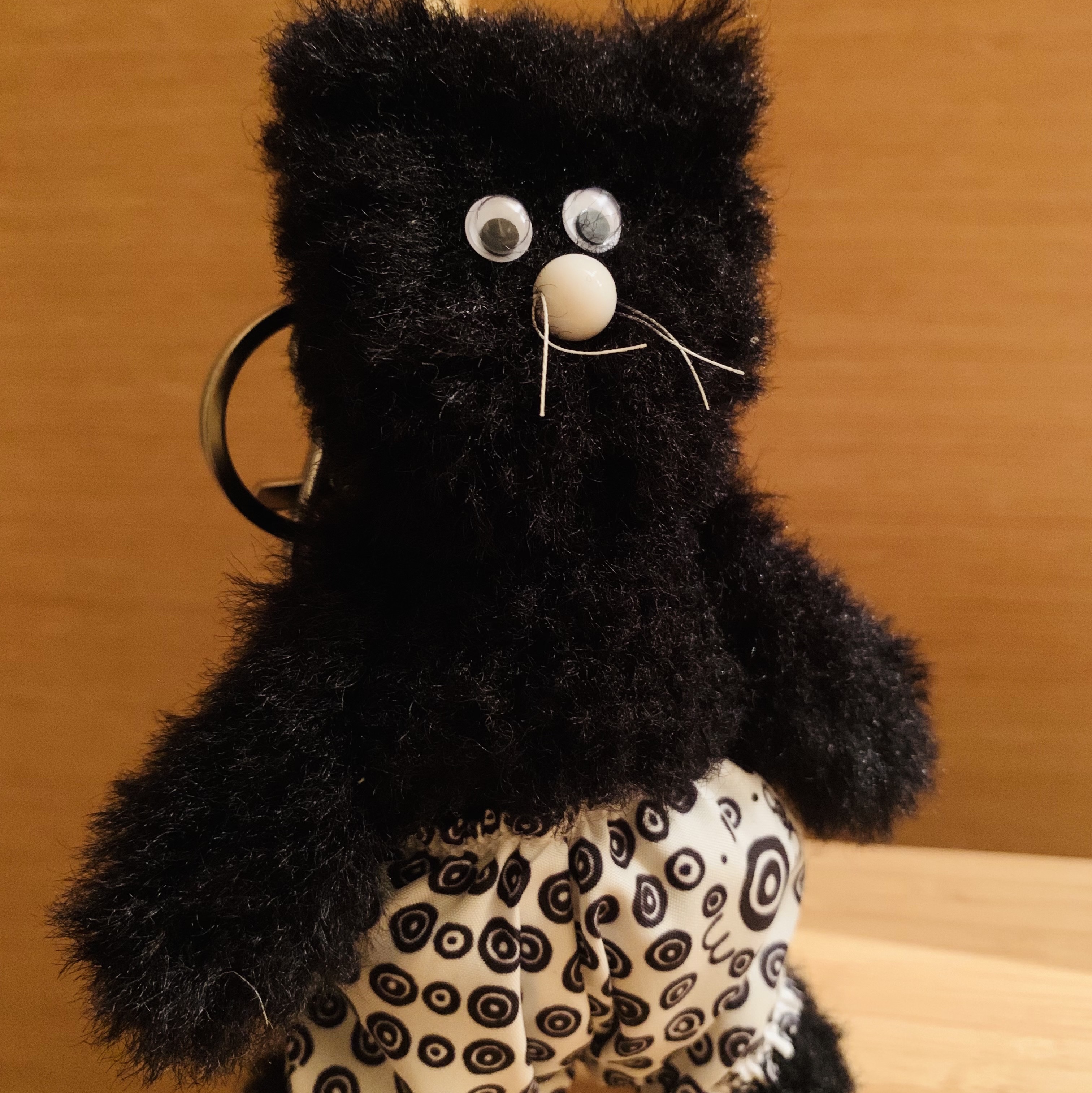 Monamhee x 10 Corso Como Bianco Keyring Black 착용 스타일 - 2