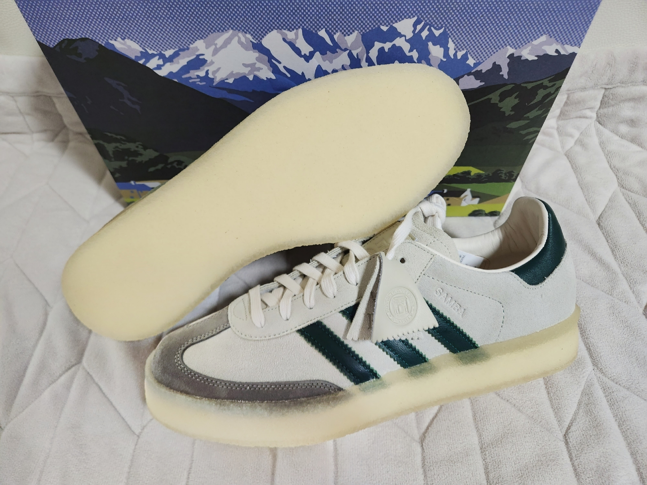 Adidas x Clarks x Ronnie Fieg 8th Street Samba Chalk White Green 착용 스타일 - 1
