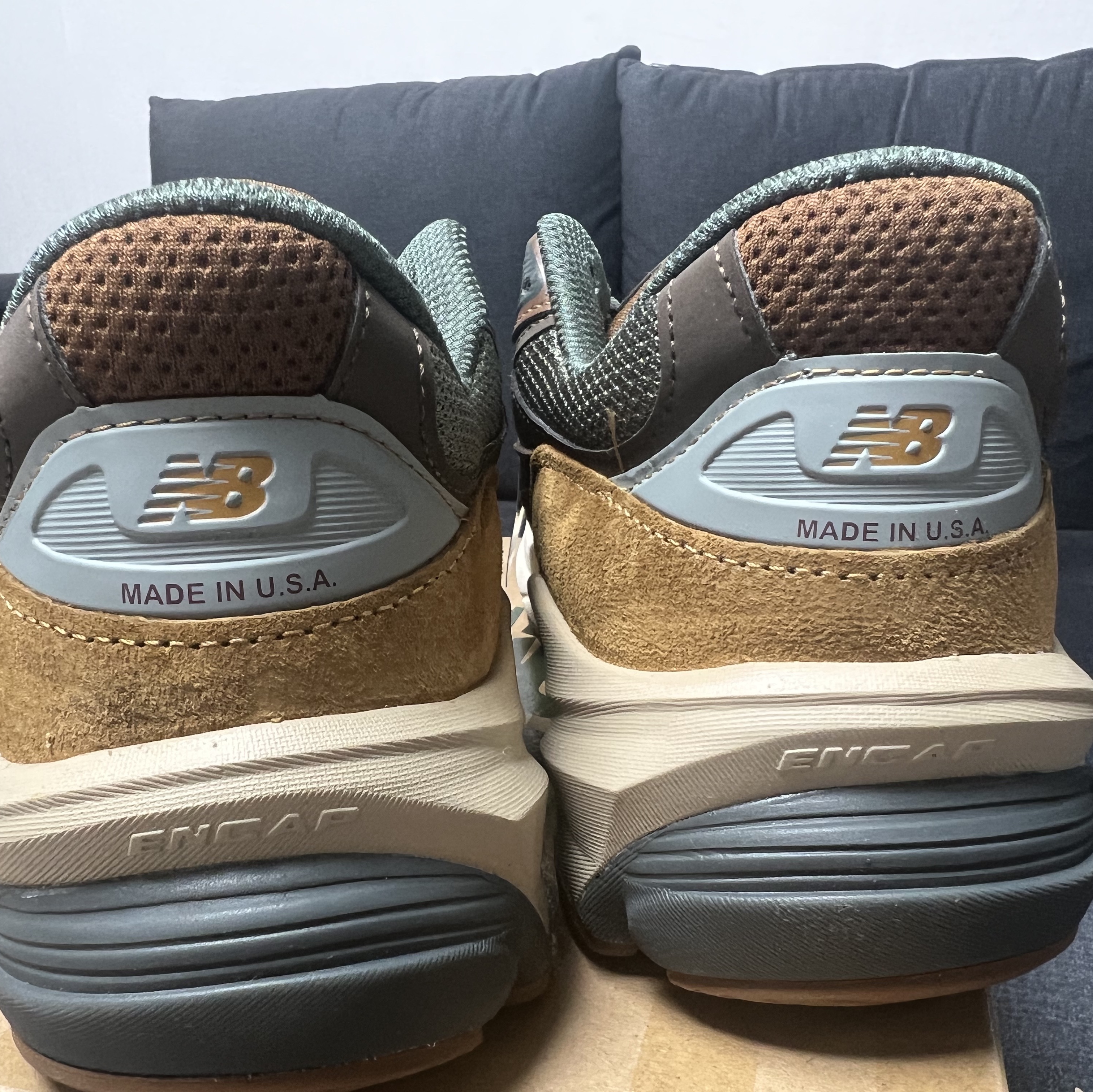 New Balance x Carhartt WIP 990v6 Made in USA Hamilton Brown Military Green 착용 스타일 - 3