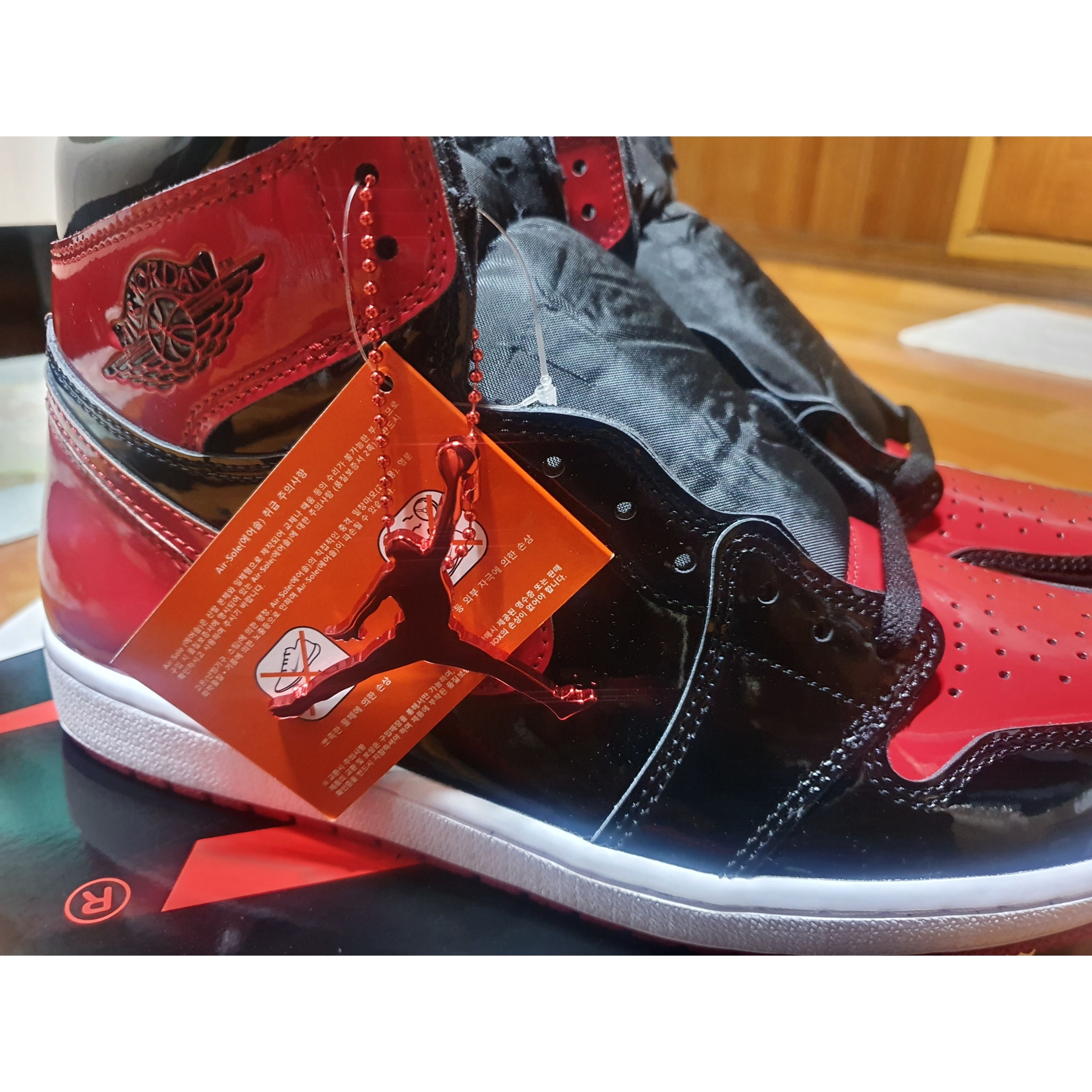 Jordan 1 Retro High OG Patent Bred 착용 스타일 - 1