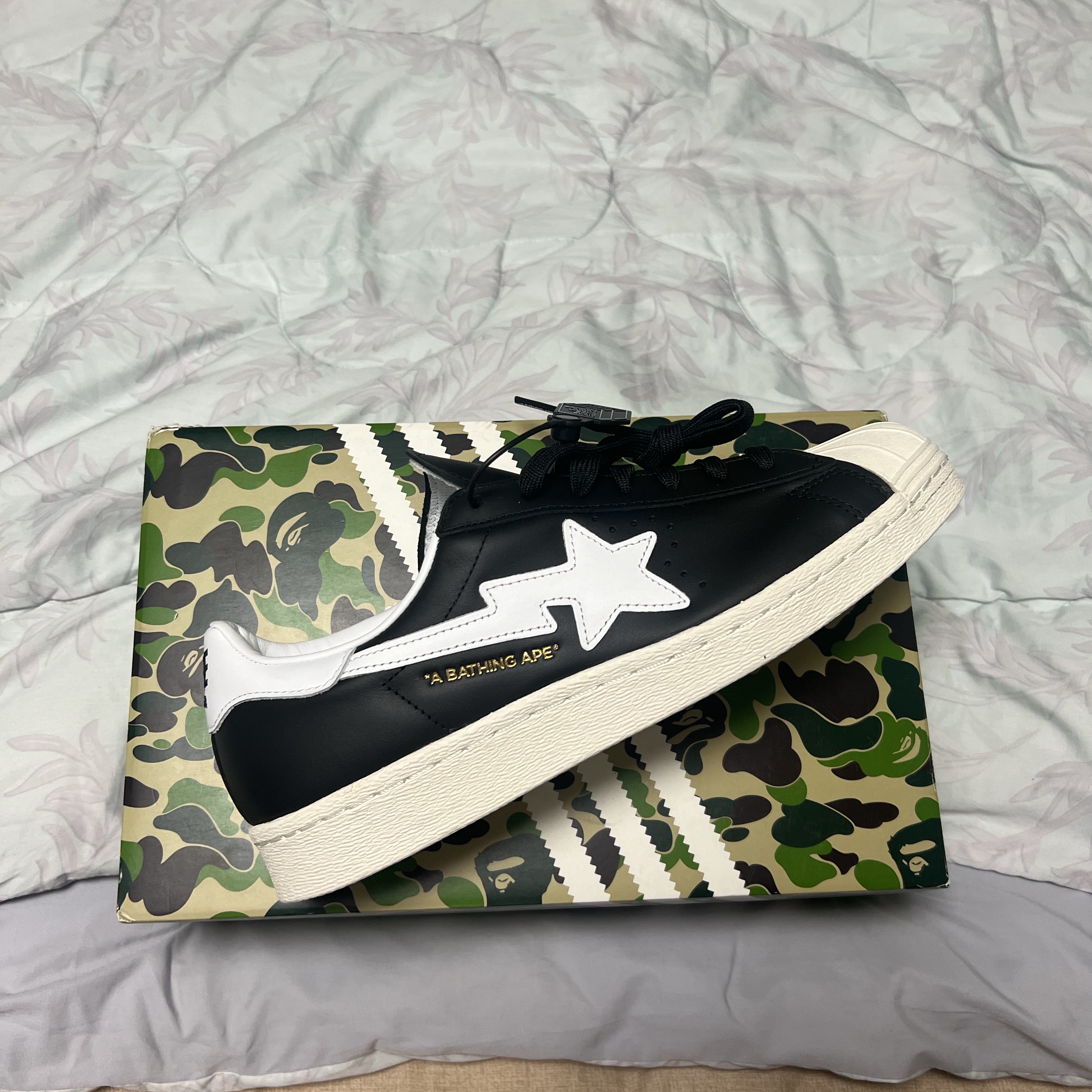 Adidas x BAPE Superstar 80s Core Black Off White 착용 스타일