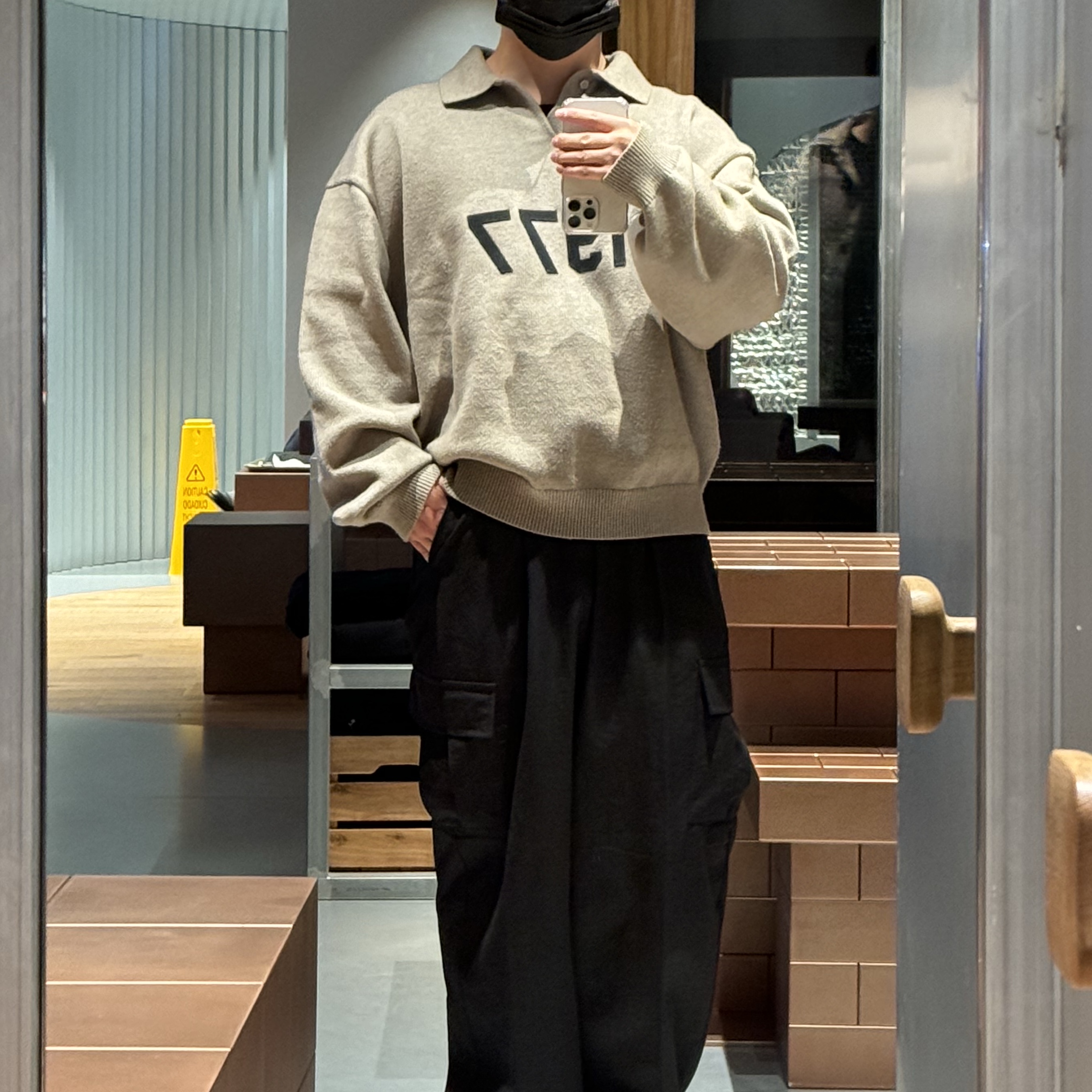 Essentials 1977 Knit Long Sleeve Polo Dark Oatmeal - 22SS 착용 스타일