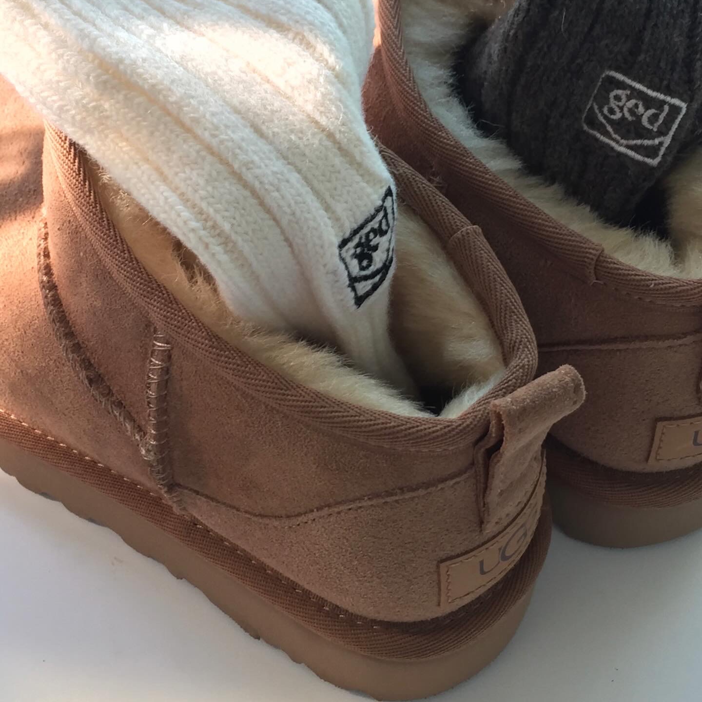 (W) UGG Classic Ultra Mini Boots Chestnut 착용 스타일