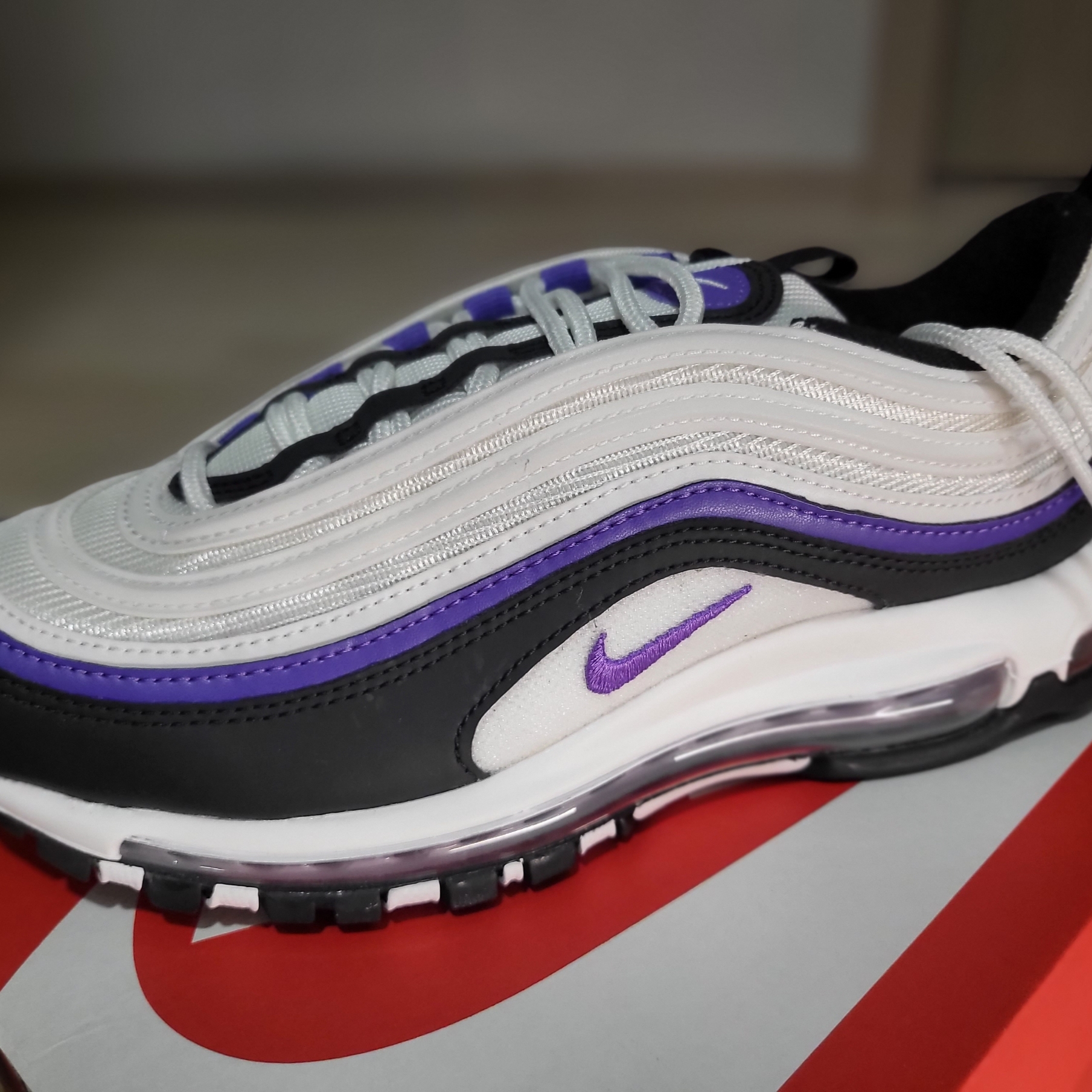 Nike Air Max 97 Action Grape 착용 스타일