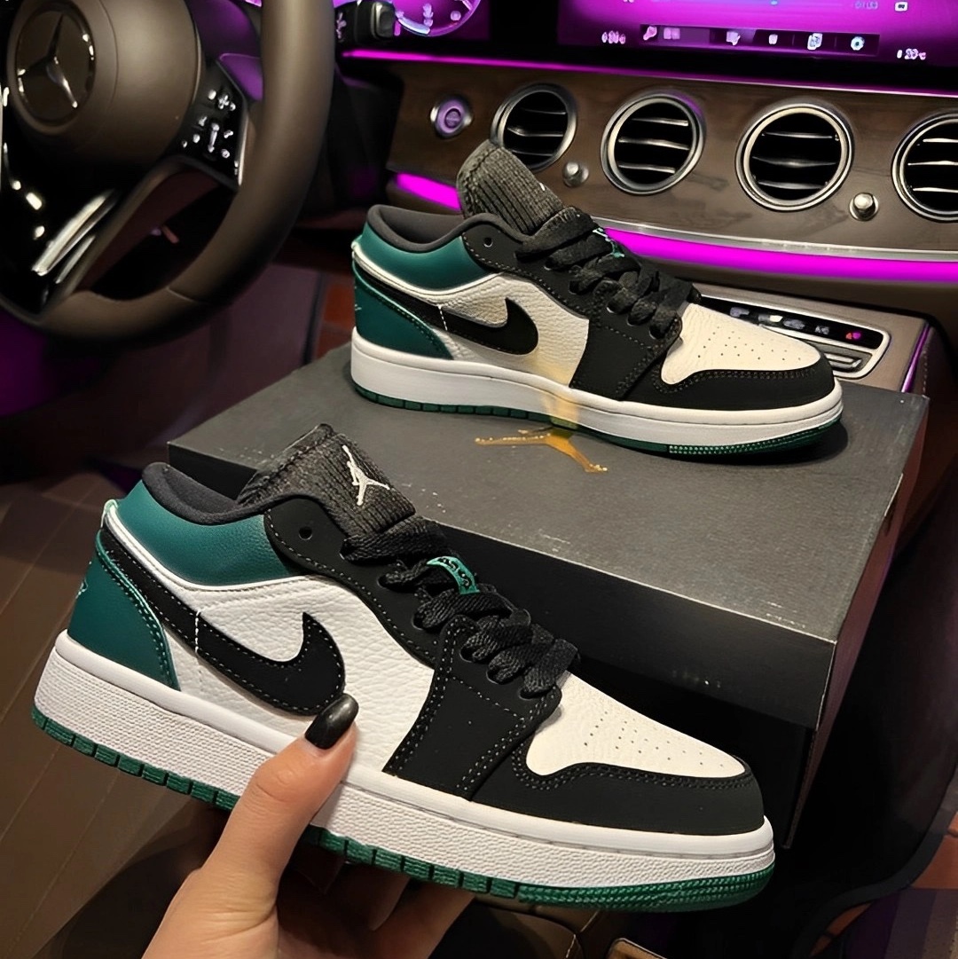 (GS) Jordan 1 Low Black Mystic Green 착용 스타일 - 5
