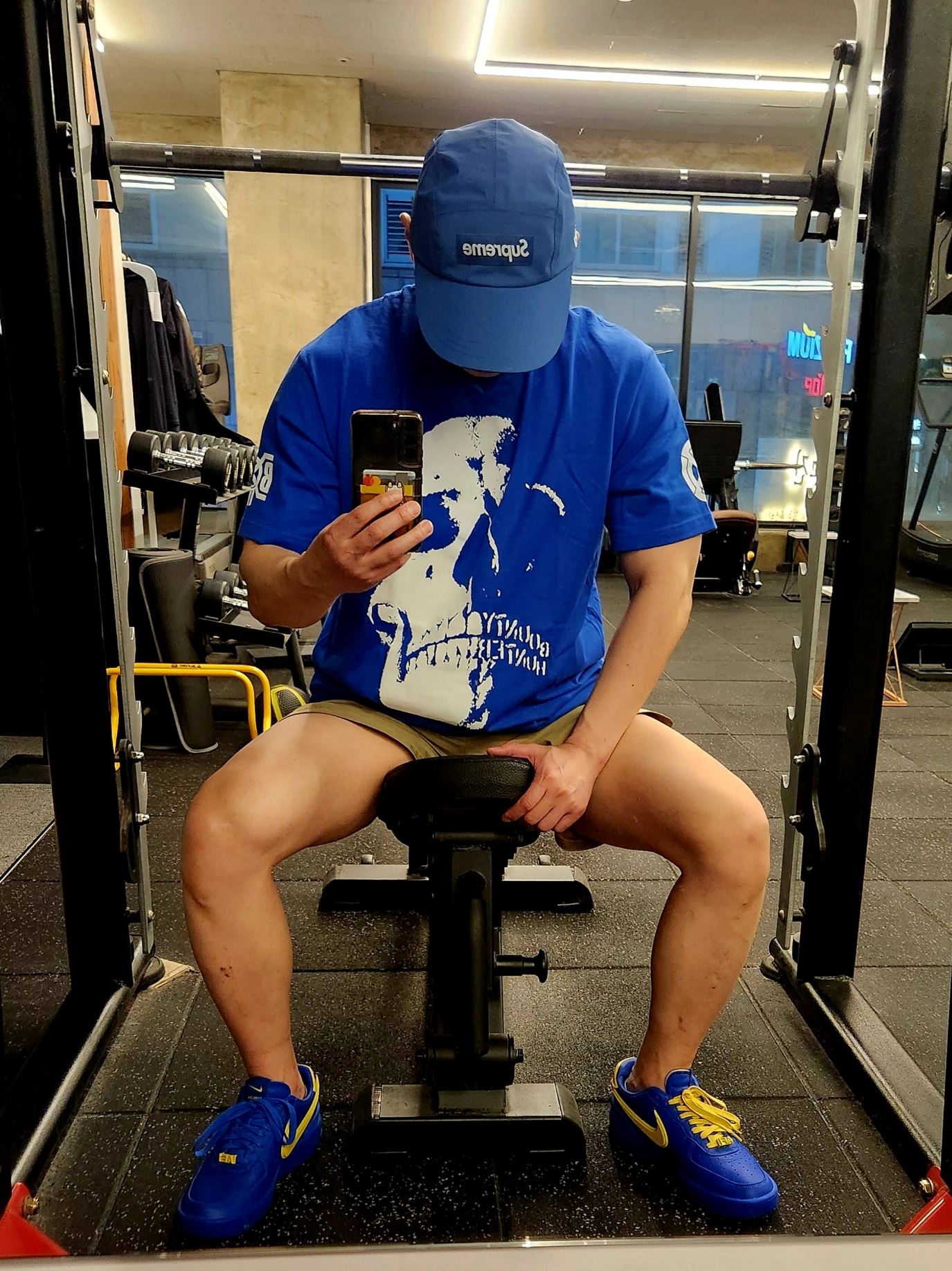 Supreme x Bounty Hunter Skulls T-Shirt Royal - 23FW, Supreme Gore-Tex Paclite Long Bill Camp Cap Blue - 23SS 착용 스타일